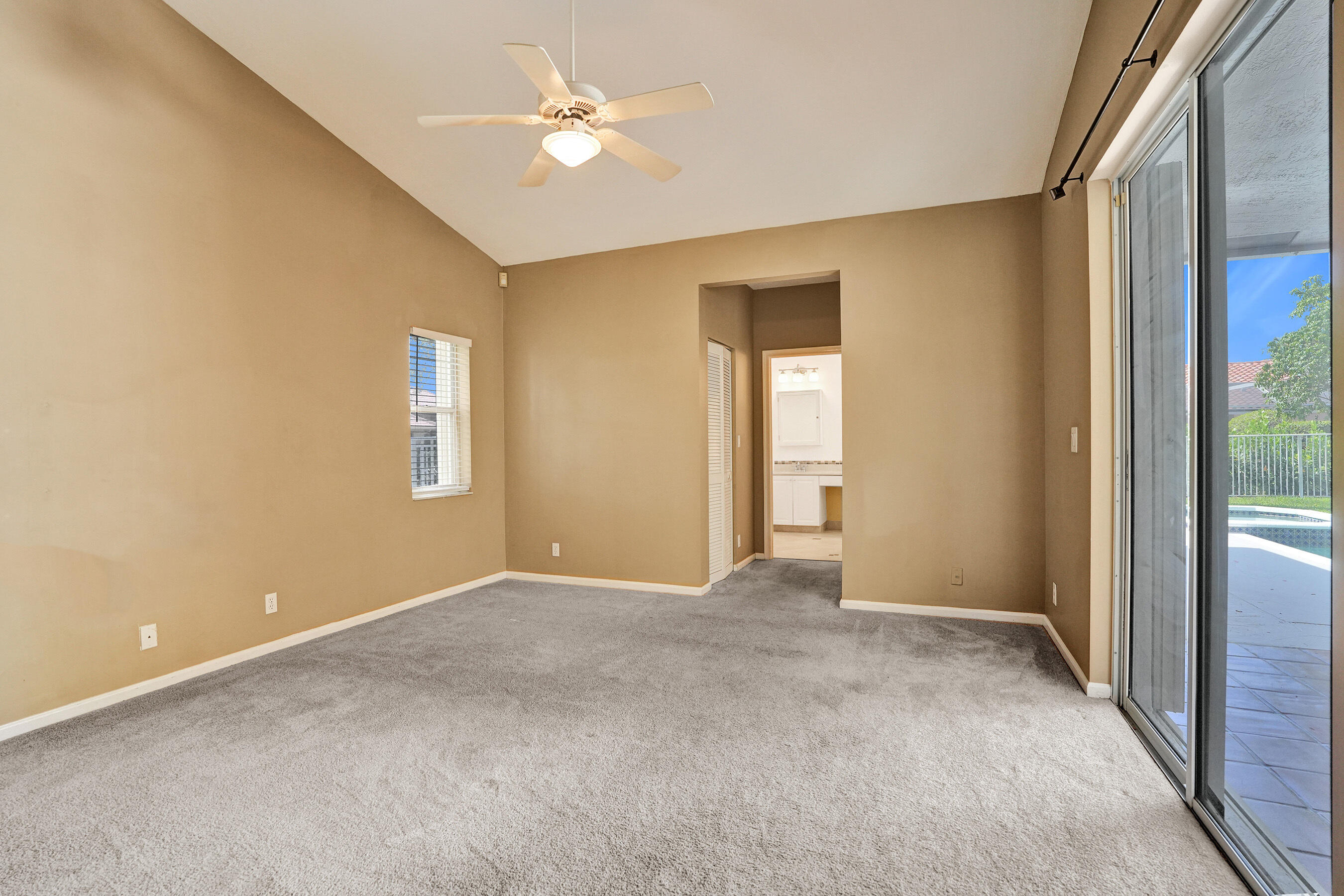 10304 NW 50th Court