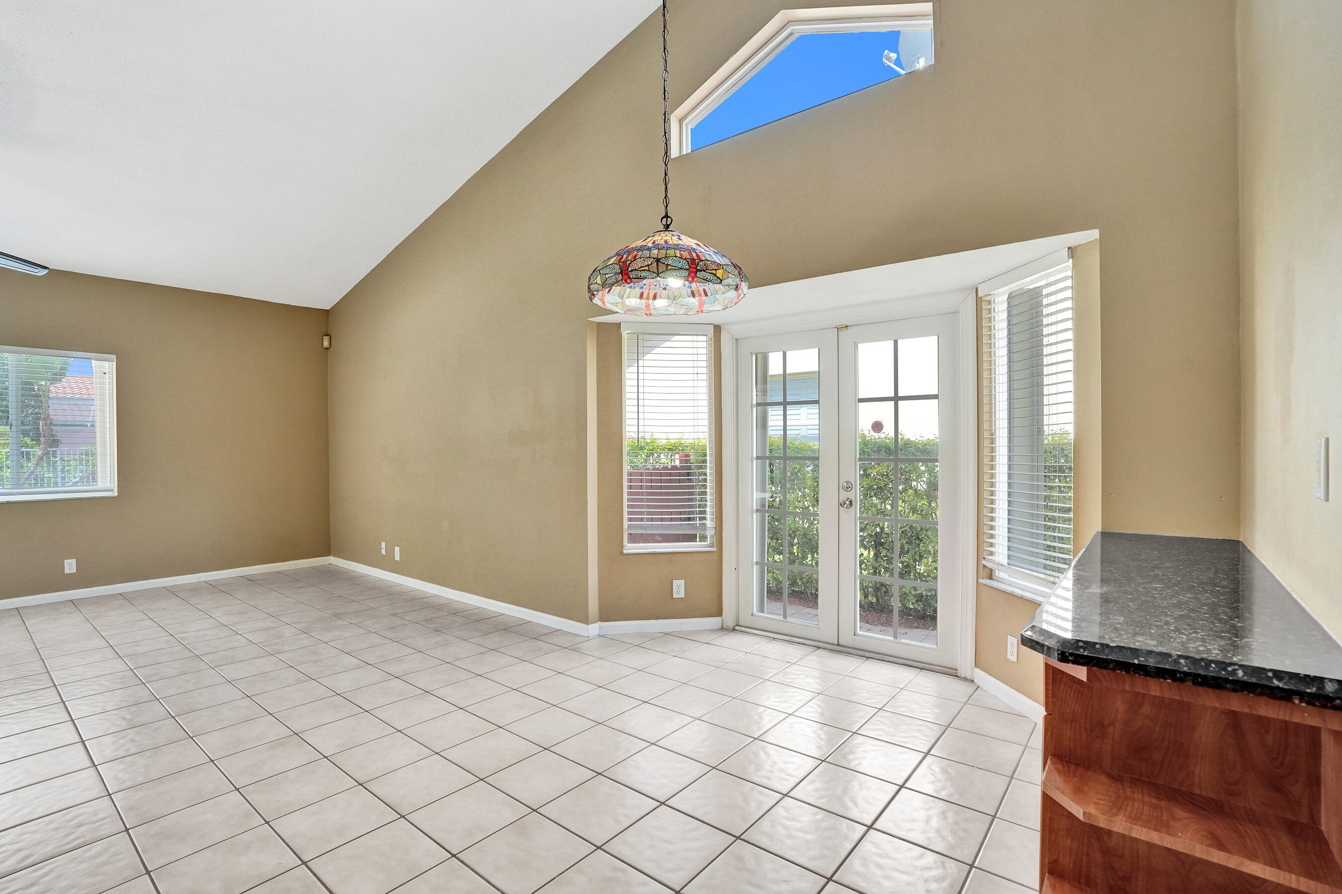 10304 NW 50th Court