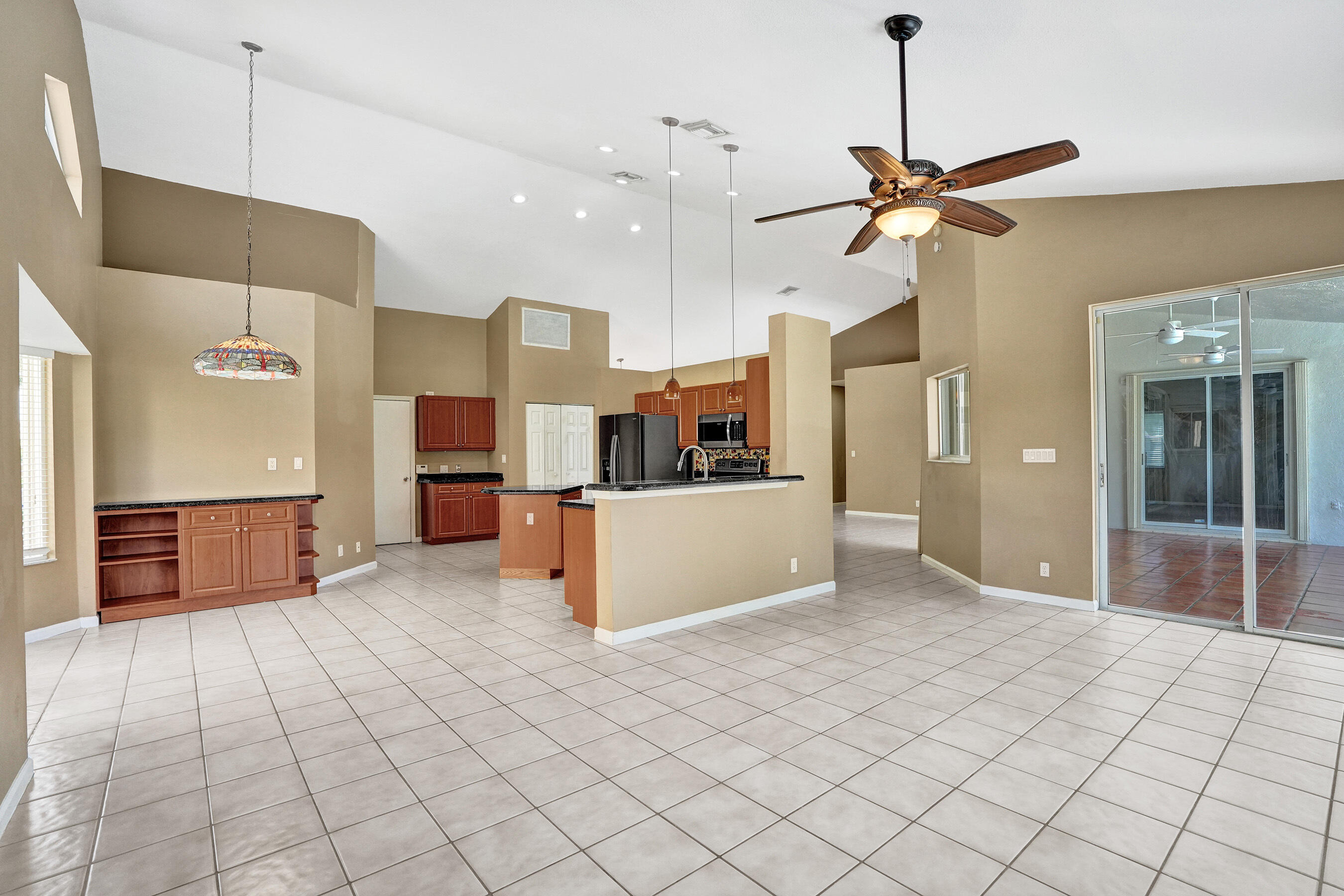 10304 NW 50th Court