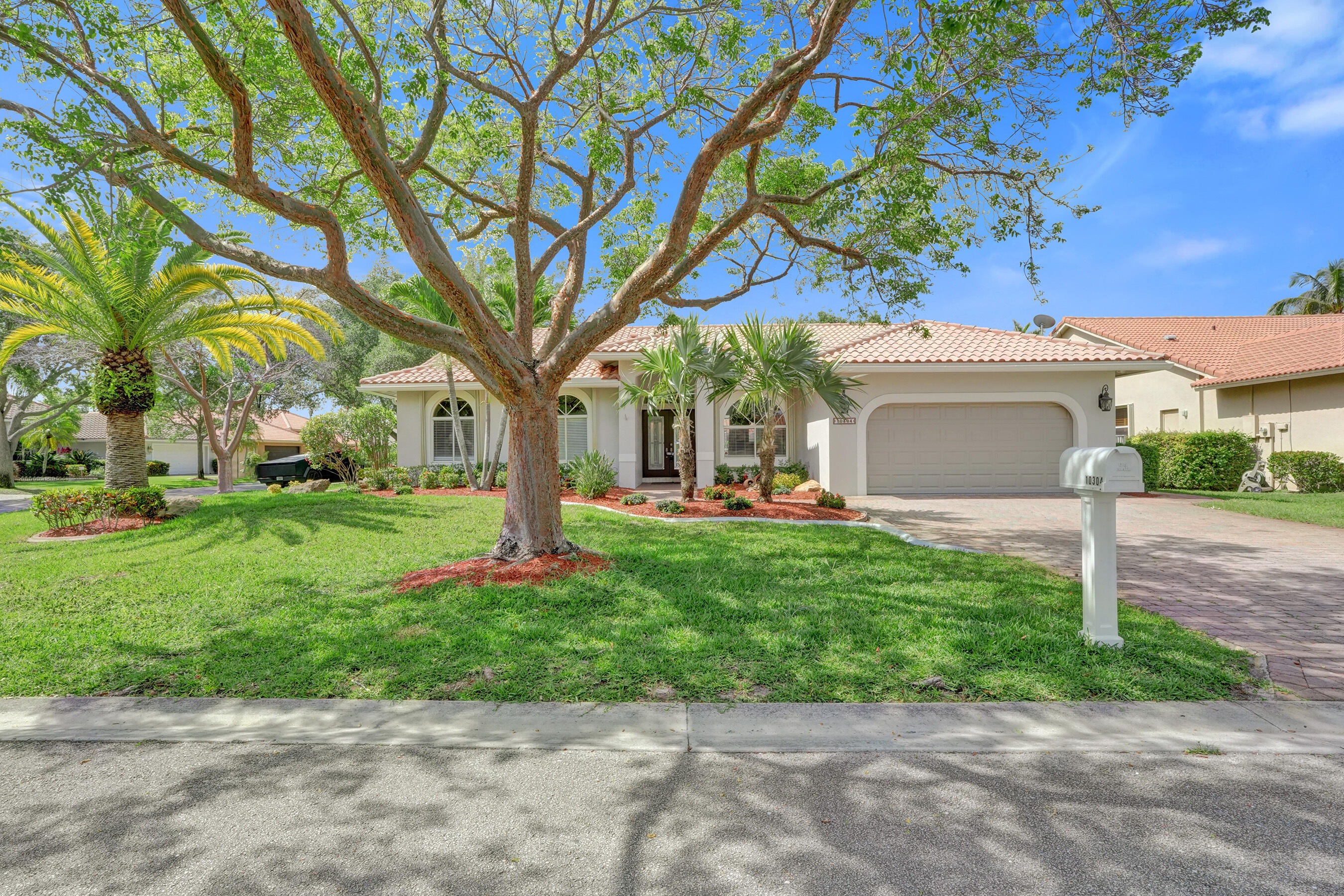 10304 NW 50th Court