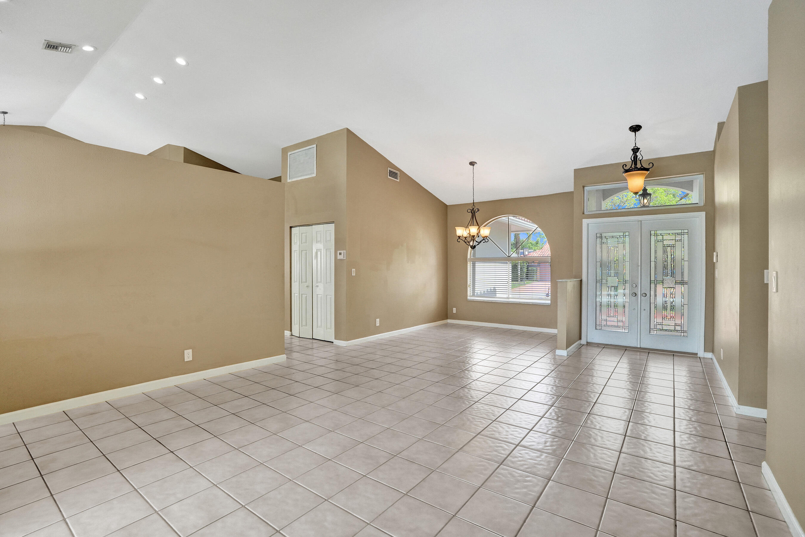 10304 NW 50th Court