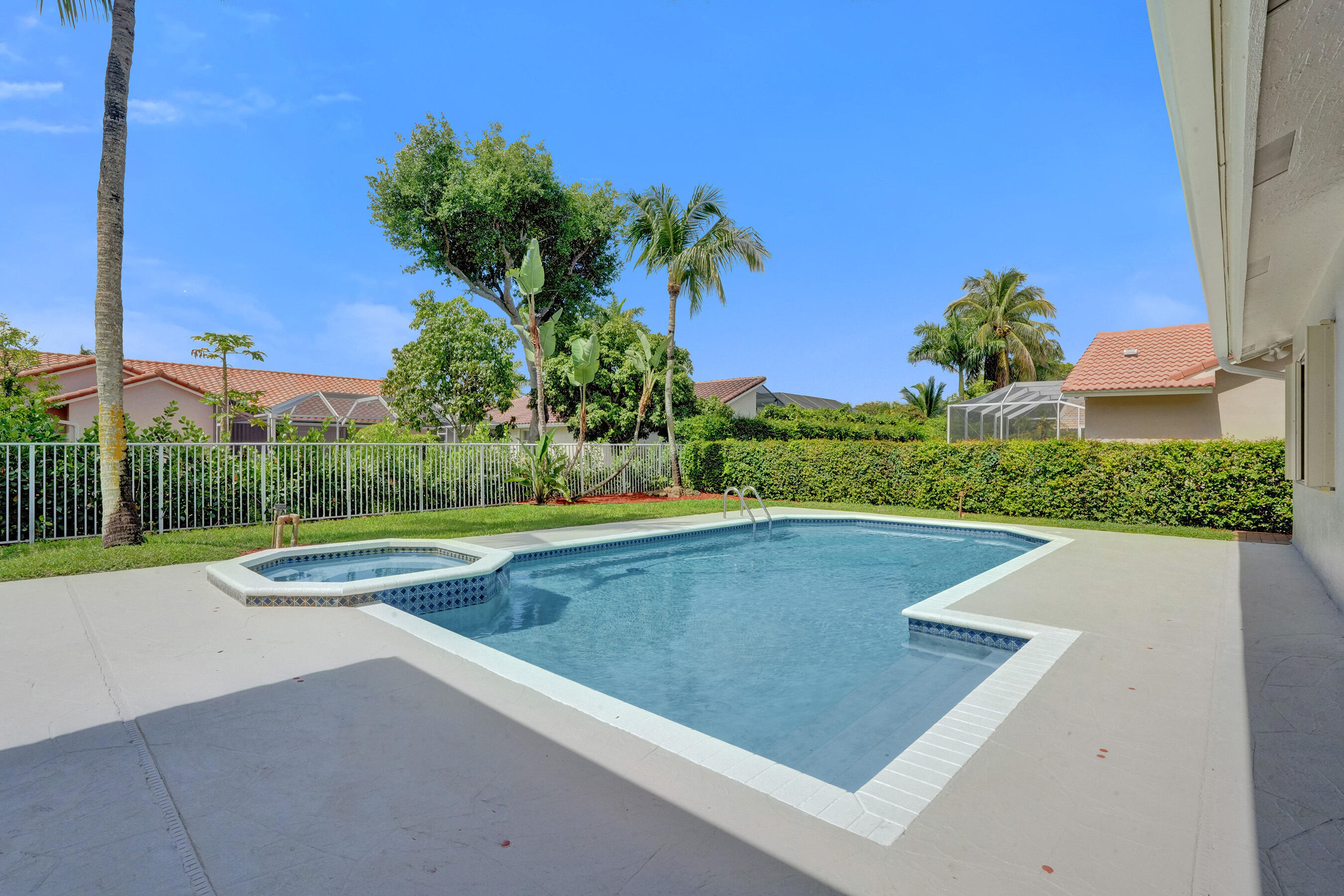 10304 NW 50th Court