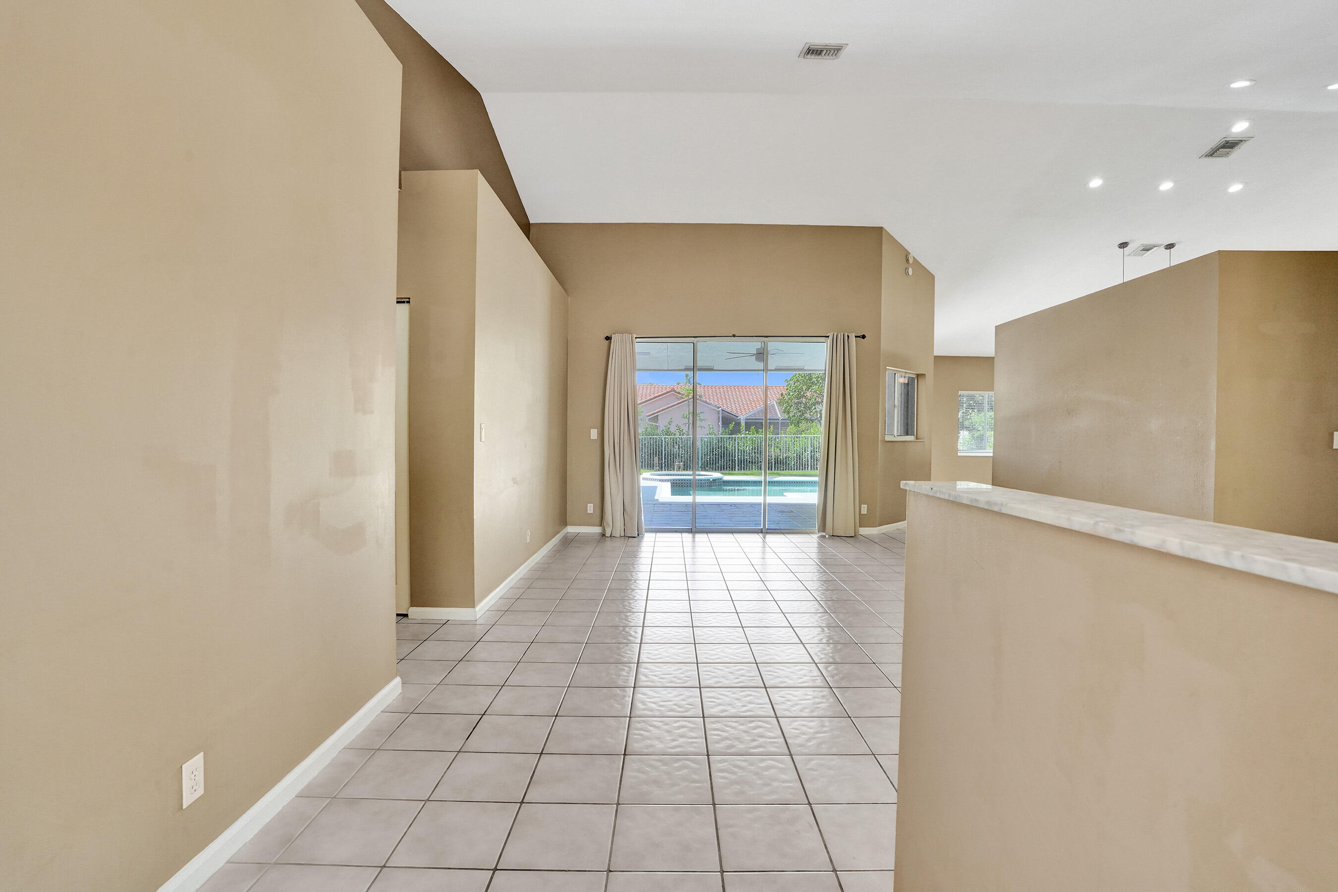 10304 NW 50th Court