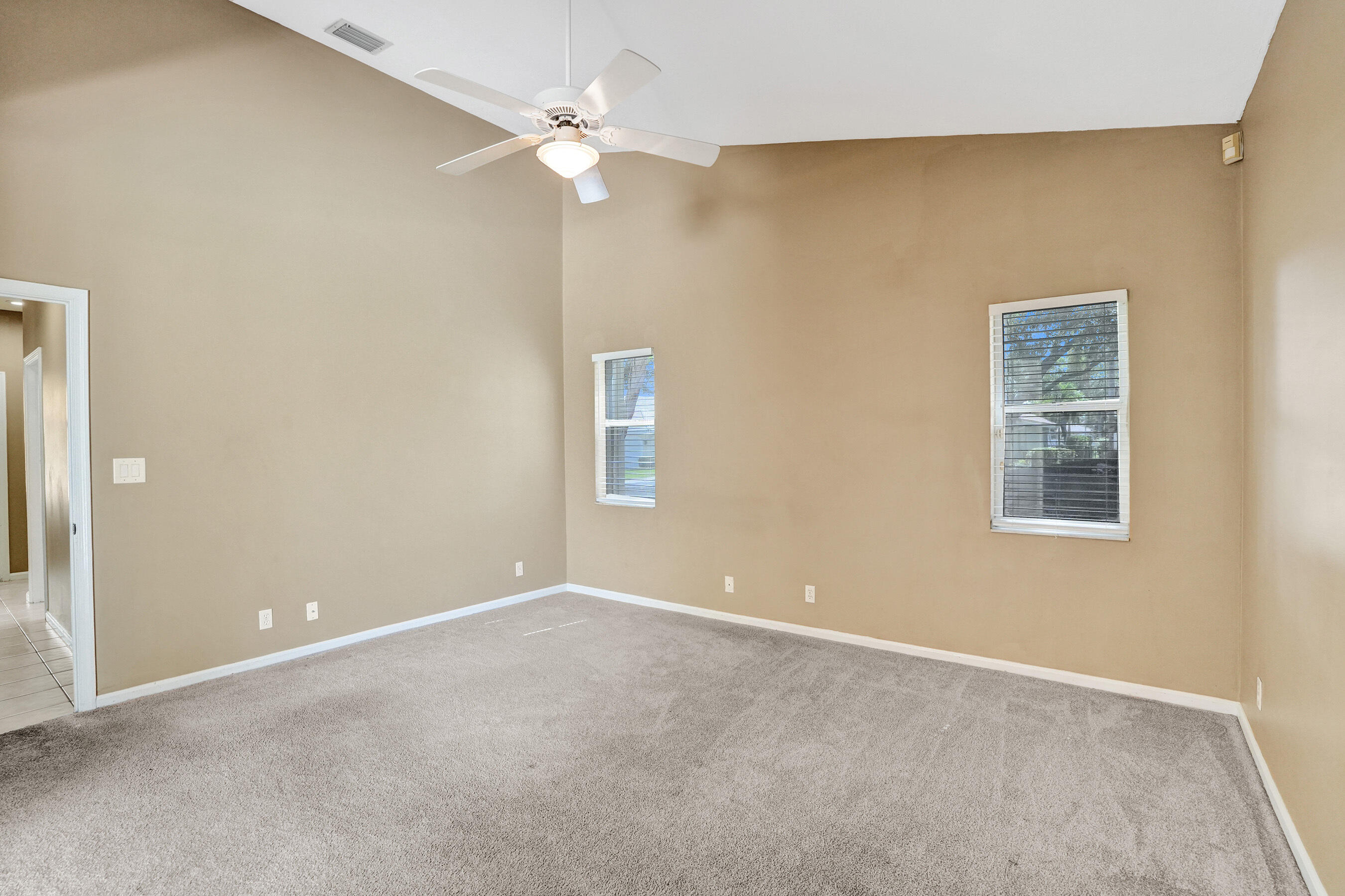 10304 NW 50th Court
