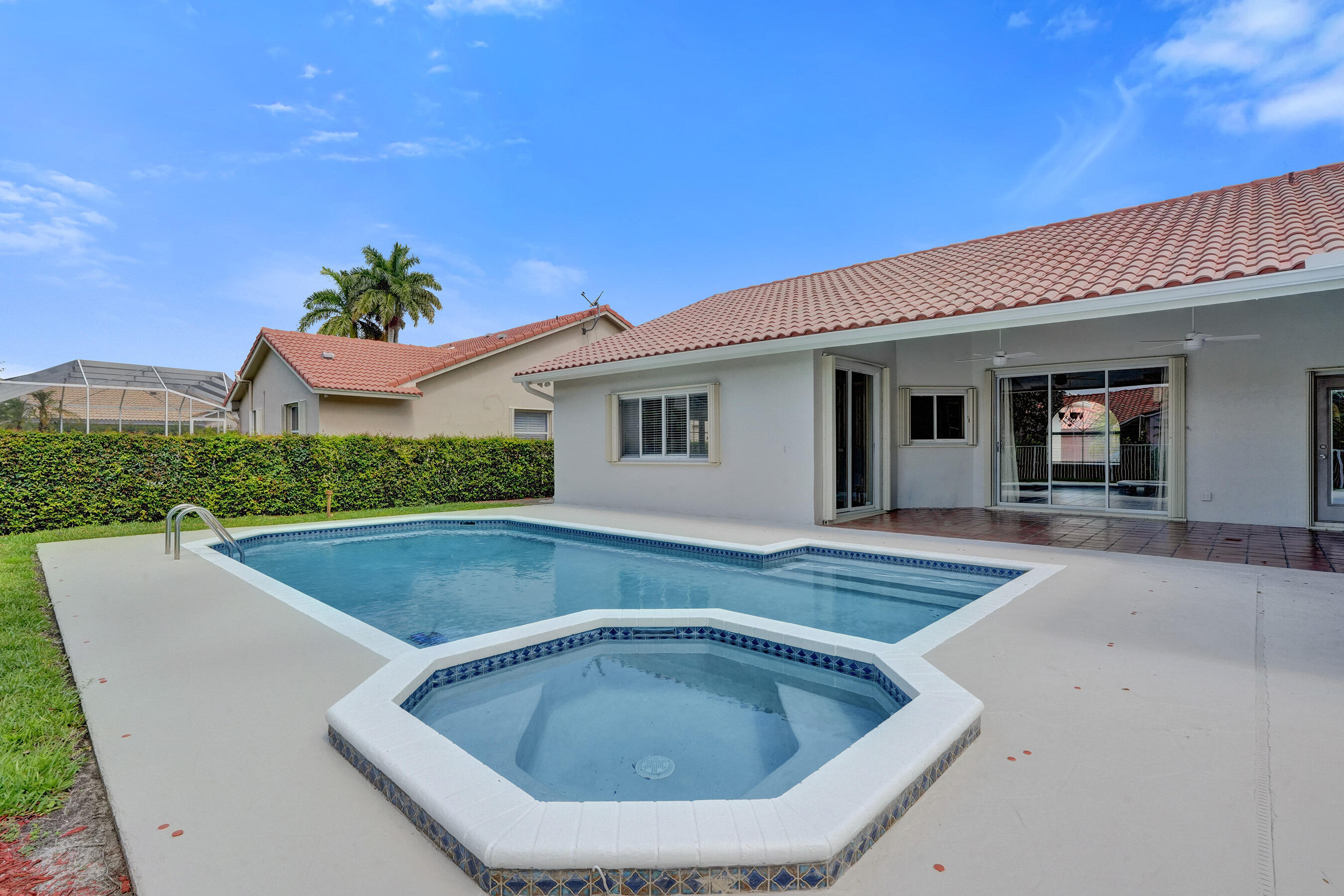 10304 NW 50th Court