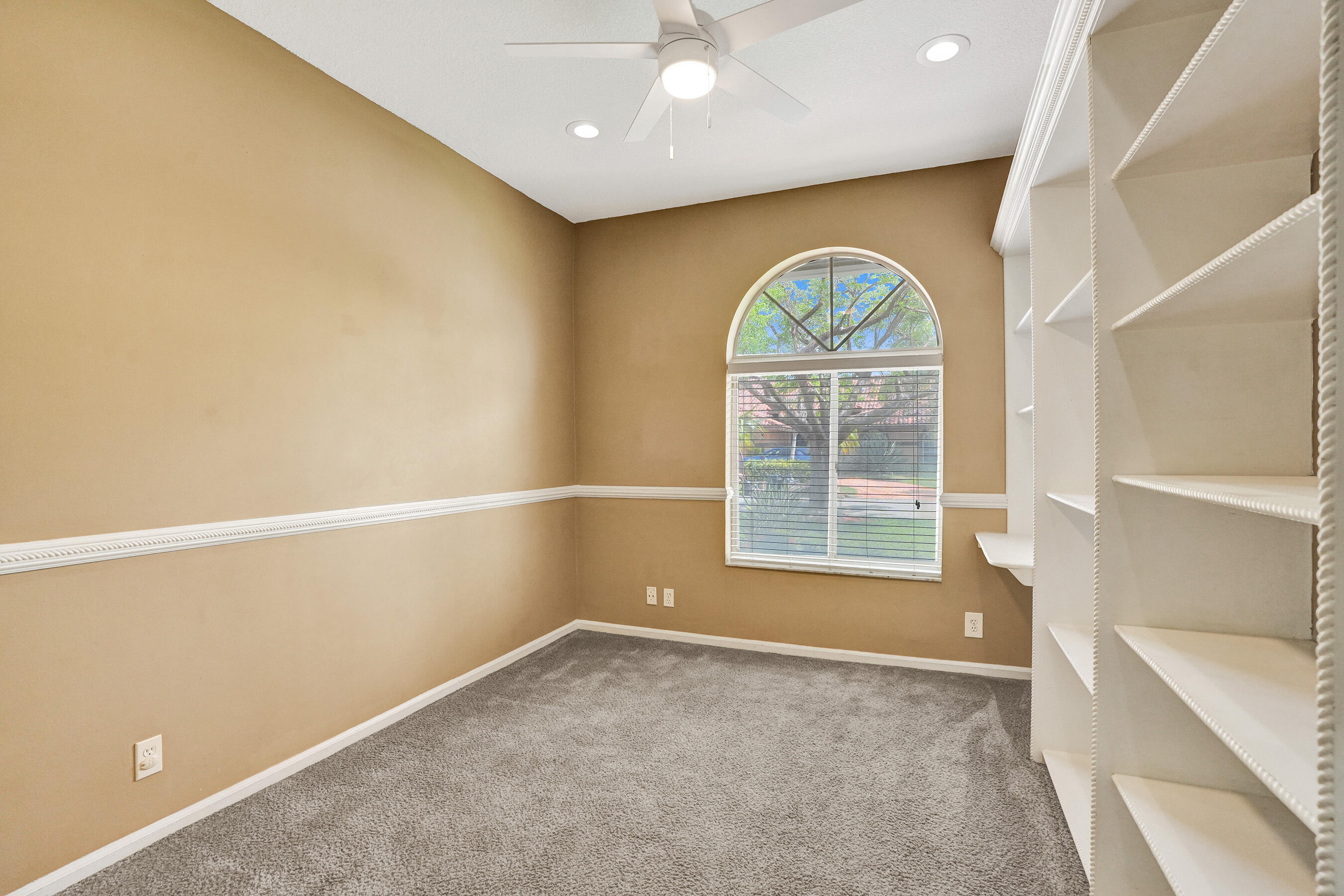 10304 NW 50th Court