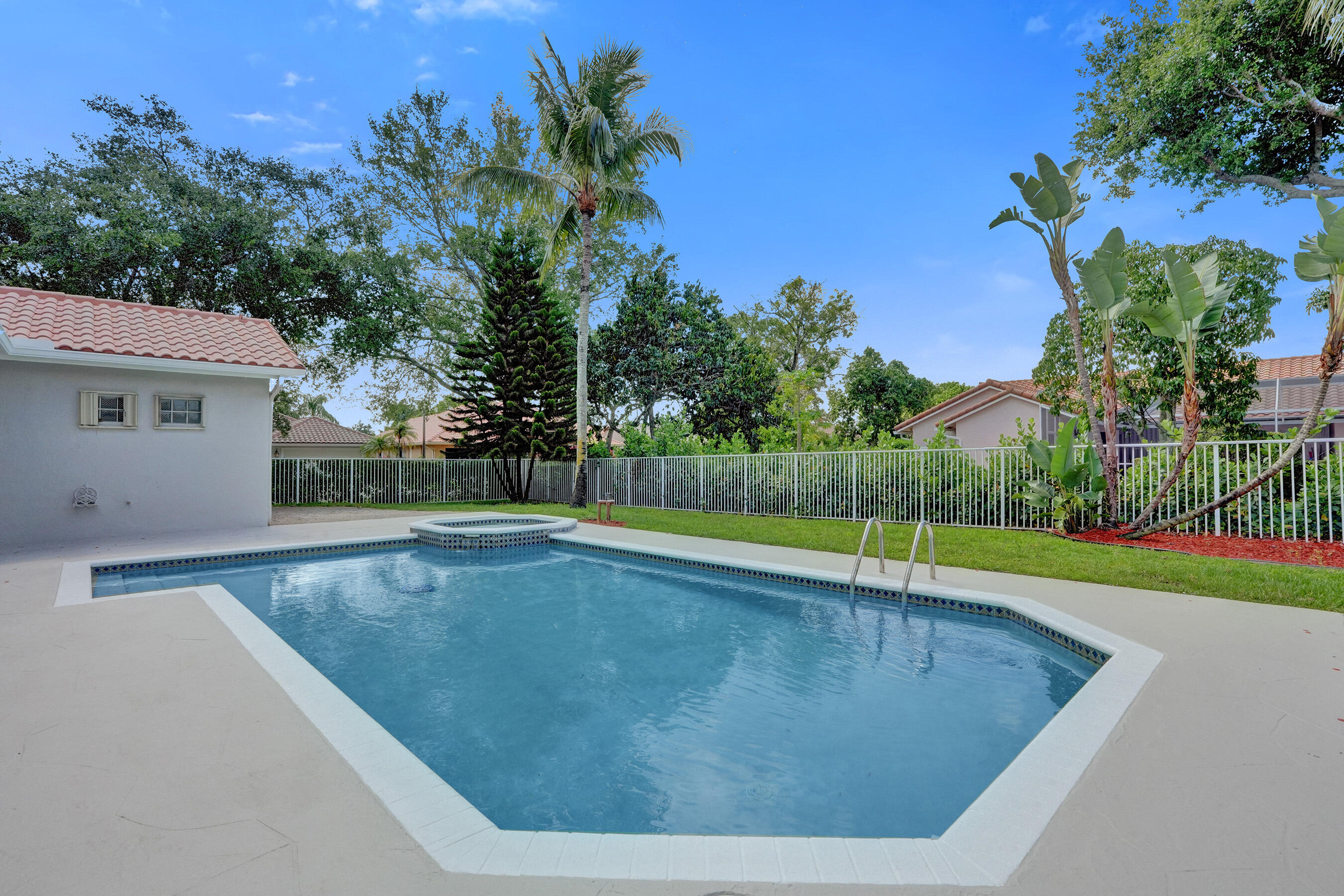 10304 NW 50th Court
