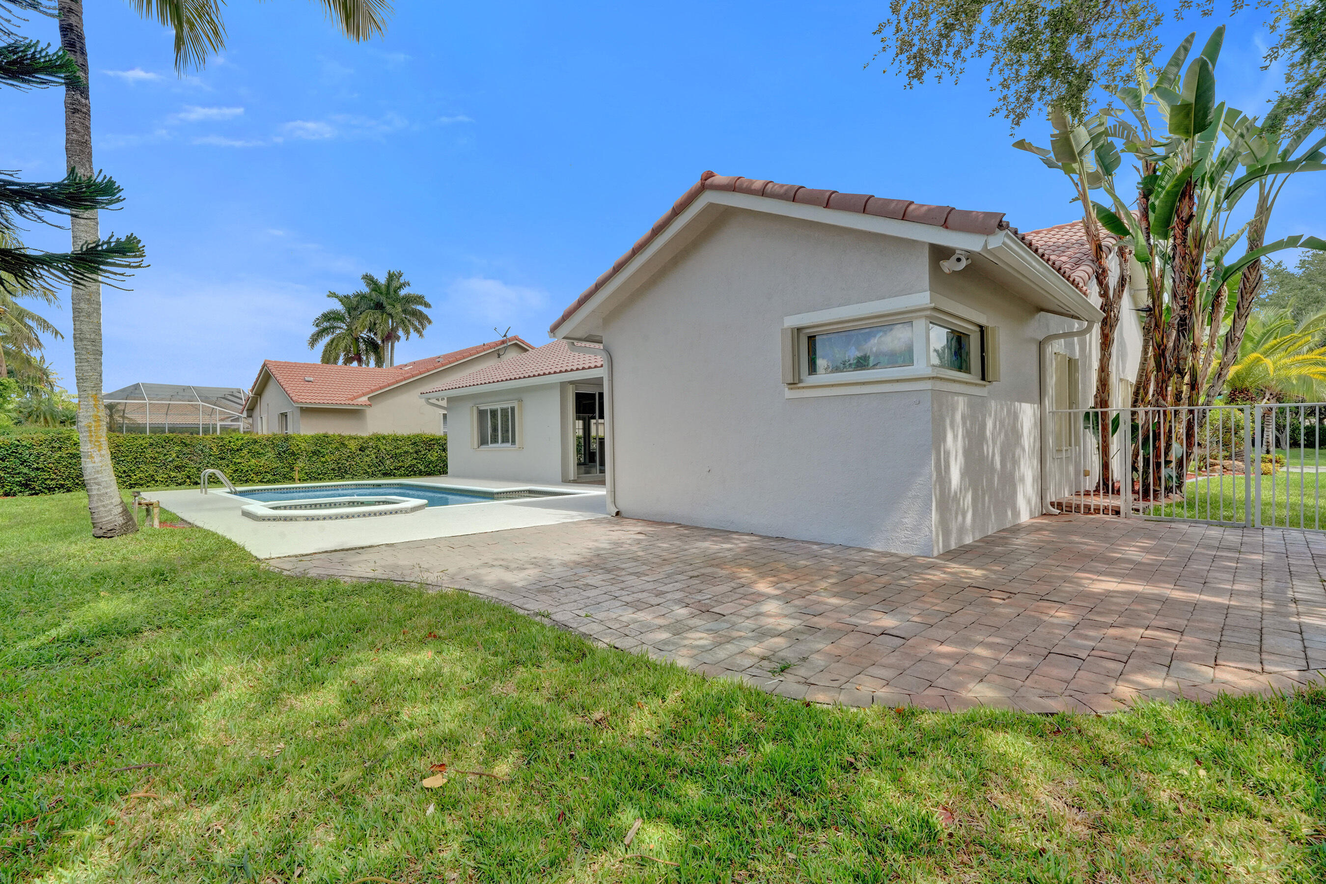 10304 NW 50th Court