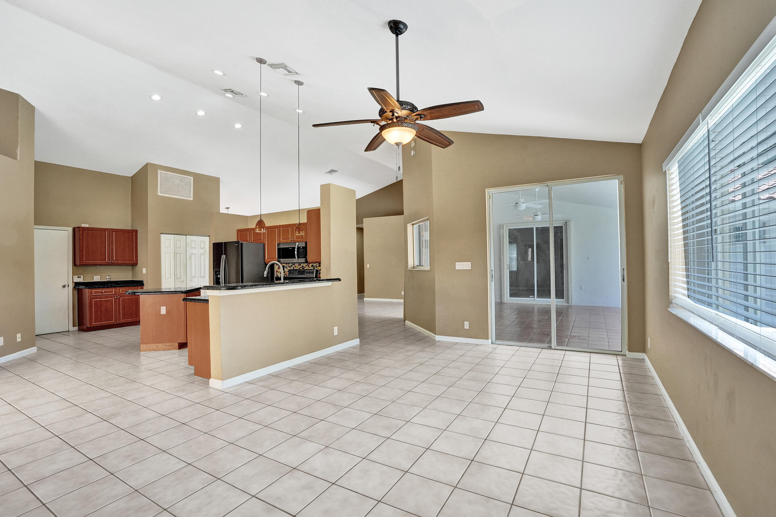 10304 NW 50th Court
