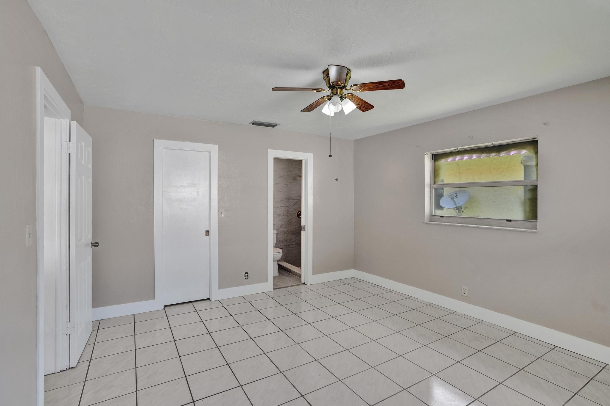 7010-7012 NW 78th Avenue