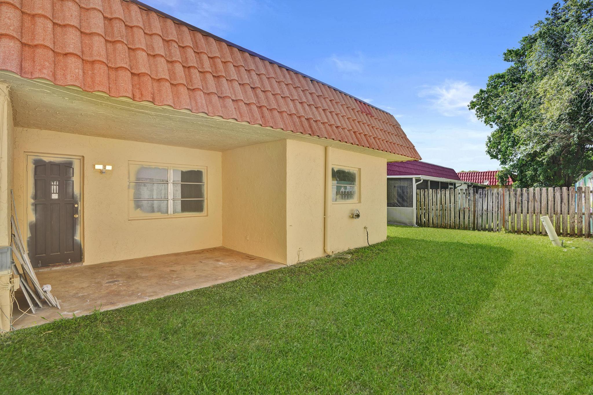 7010-7012 NW 78th Avenue