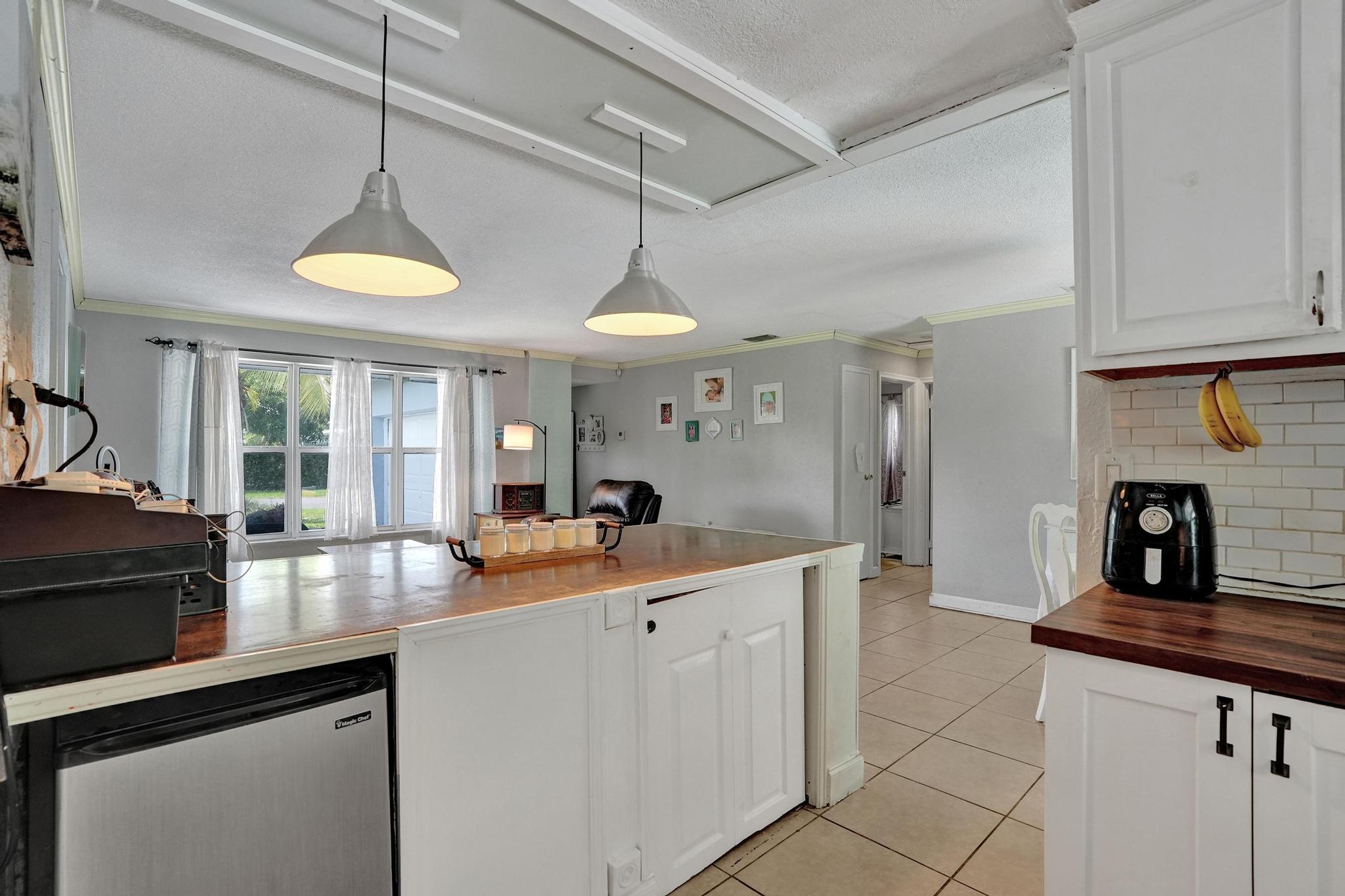 2161 NW 84TH Way