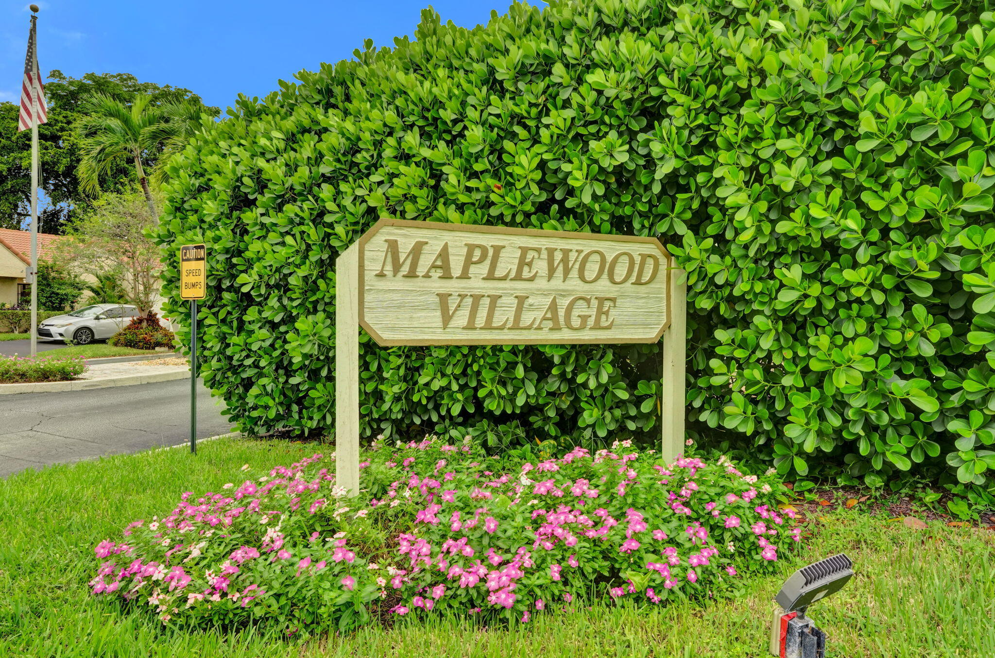2001 Maplewood Drive