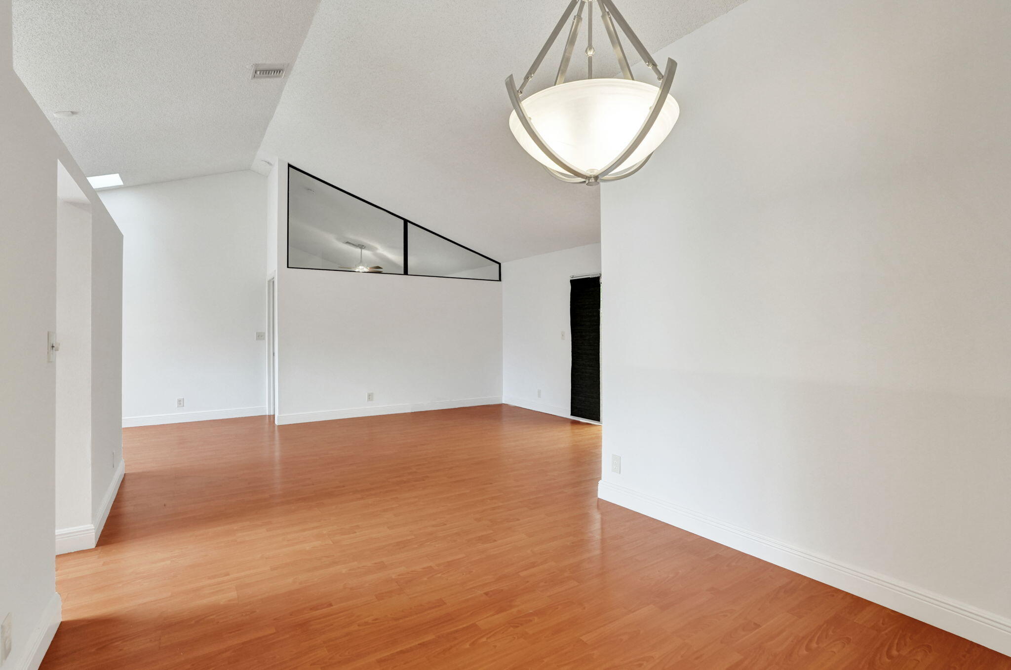 2001 Maplewood Drive