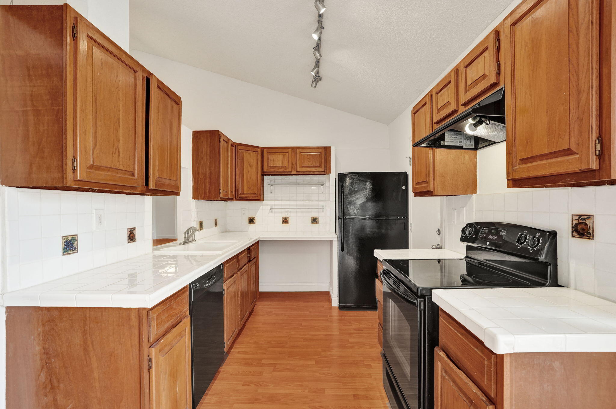2001 Maplewood Drive
