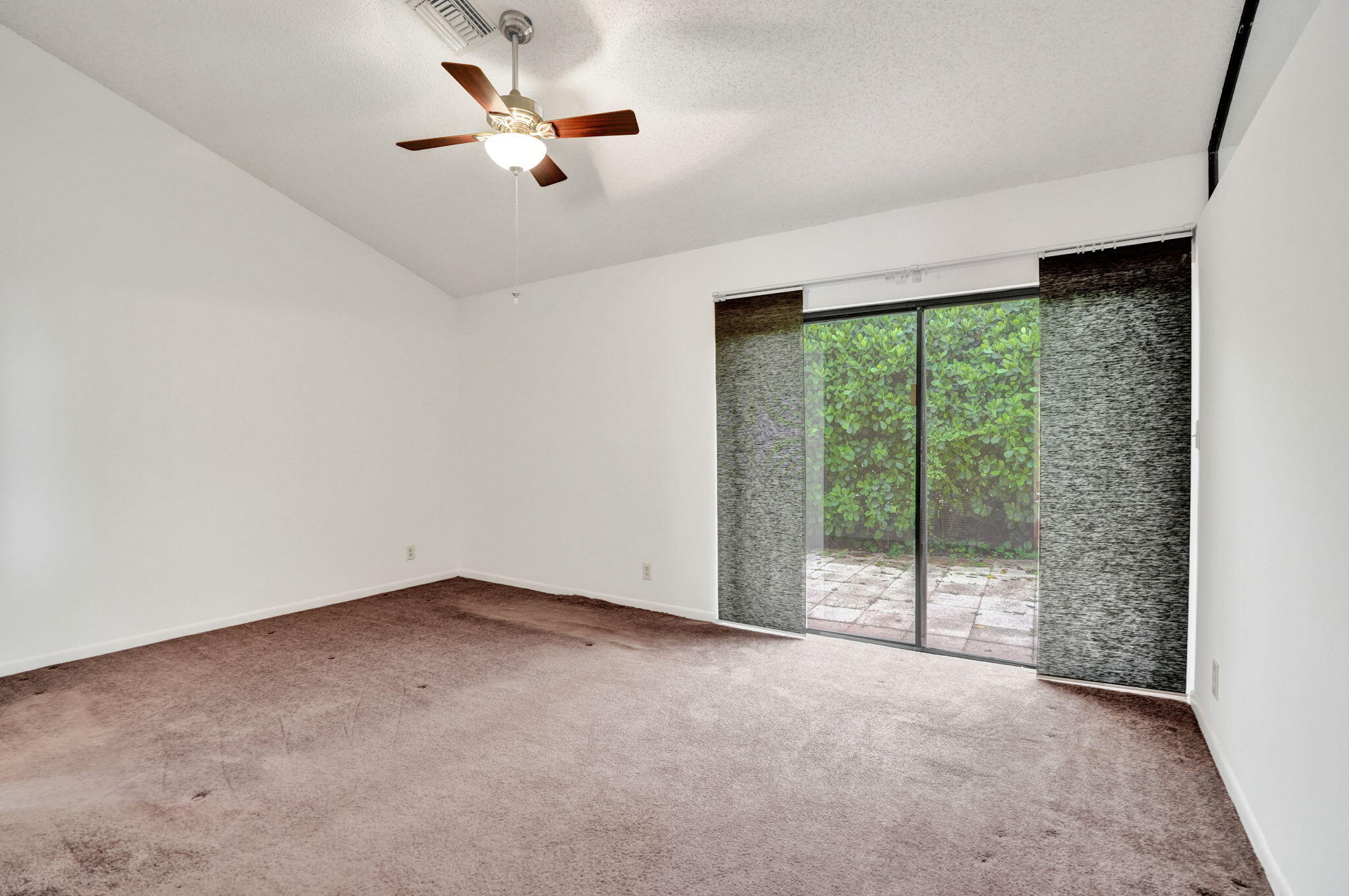 2001 Maplewood Drive