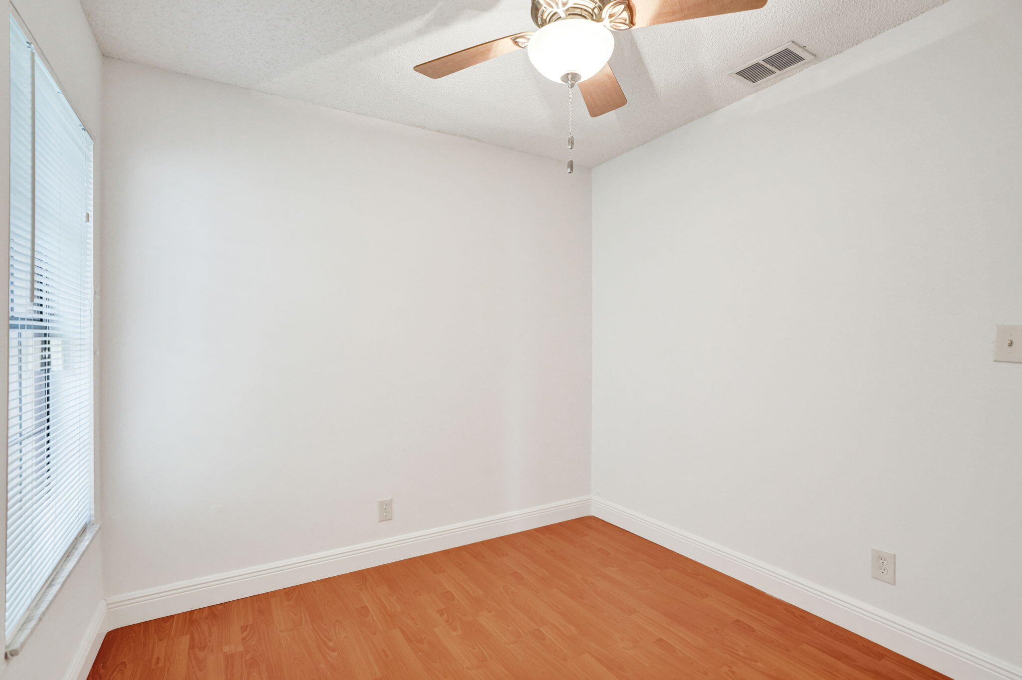 2001 Maplewood Drive