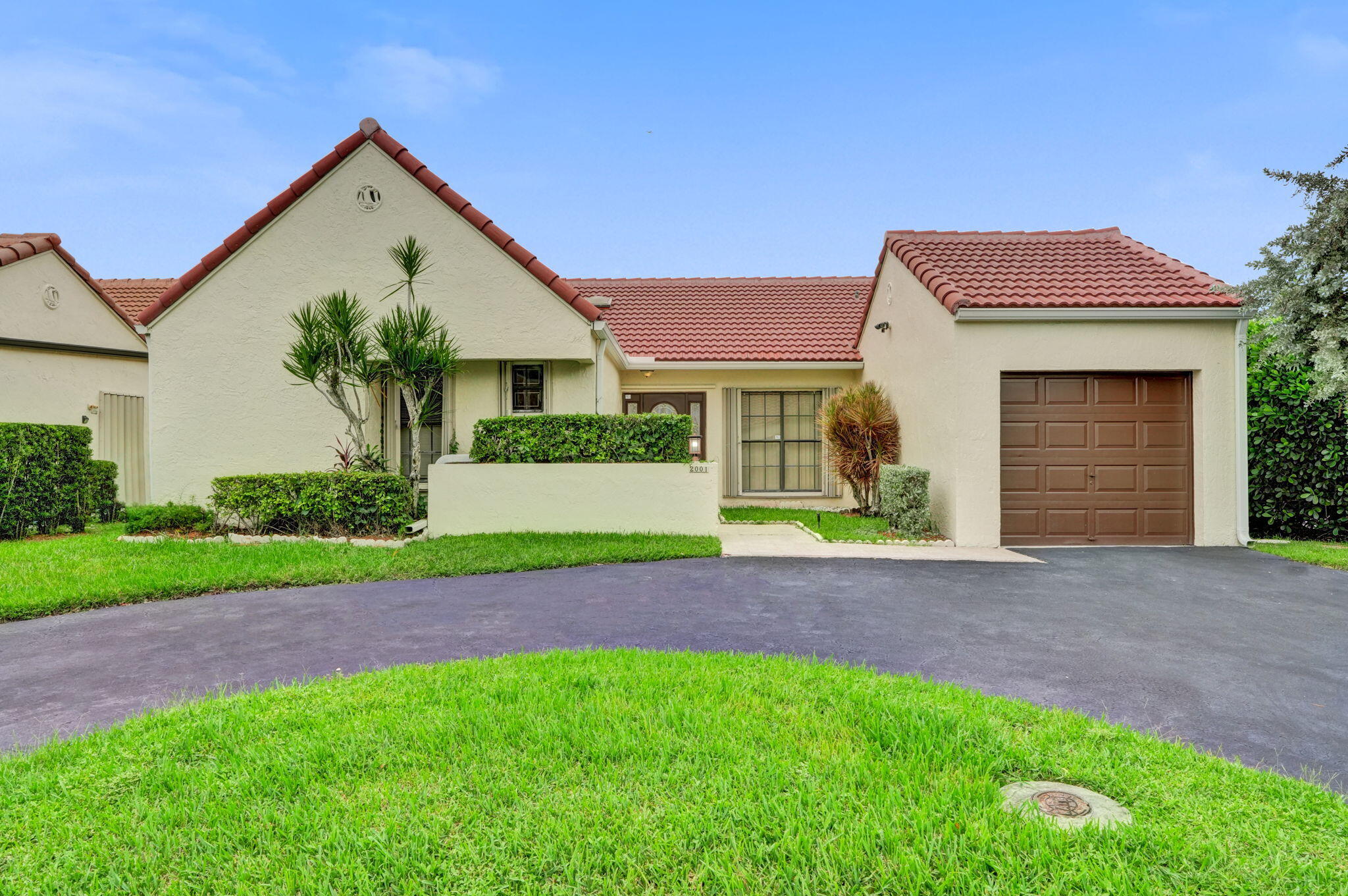 2001 Maplewood Drive