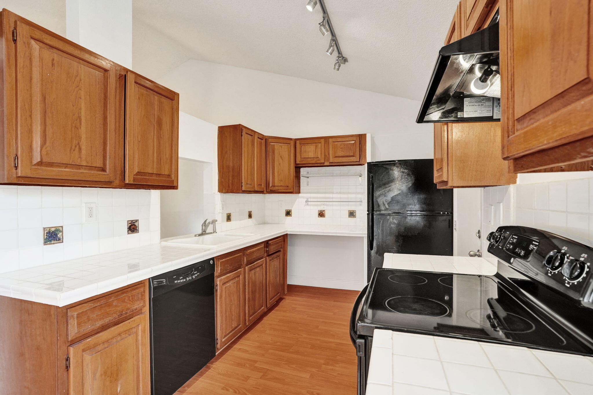 2001 Maplewood Drive