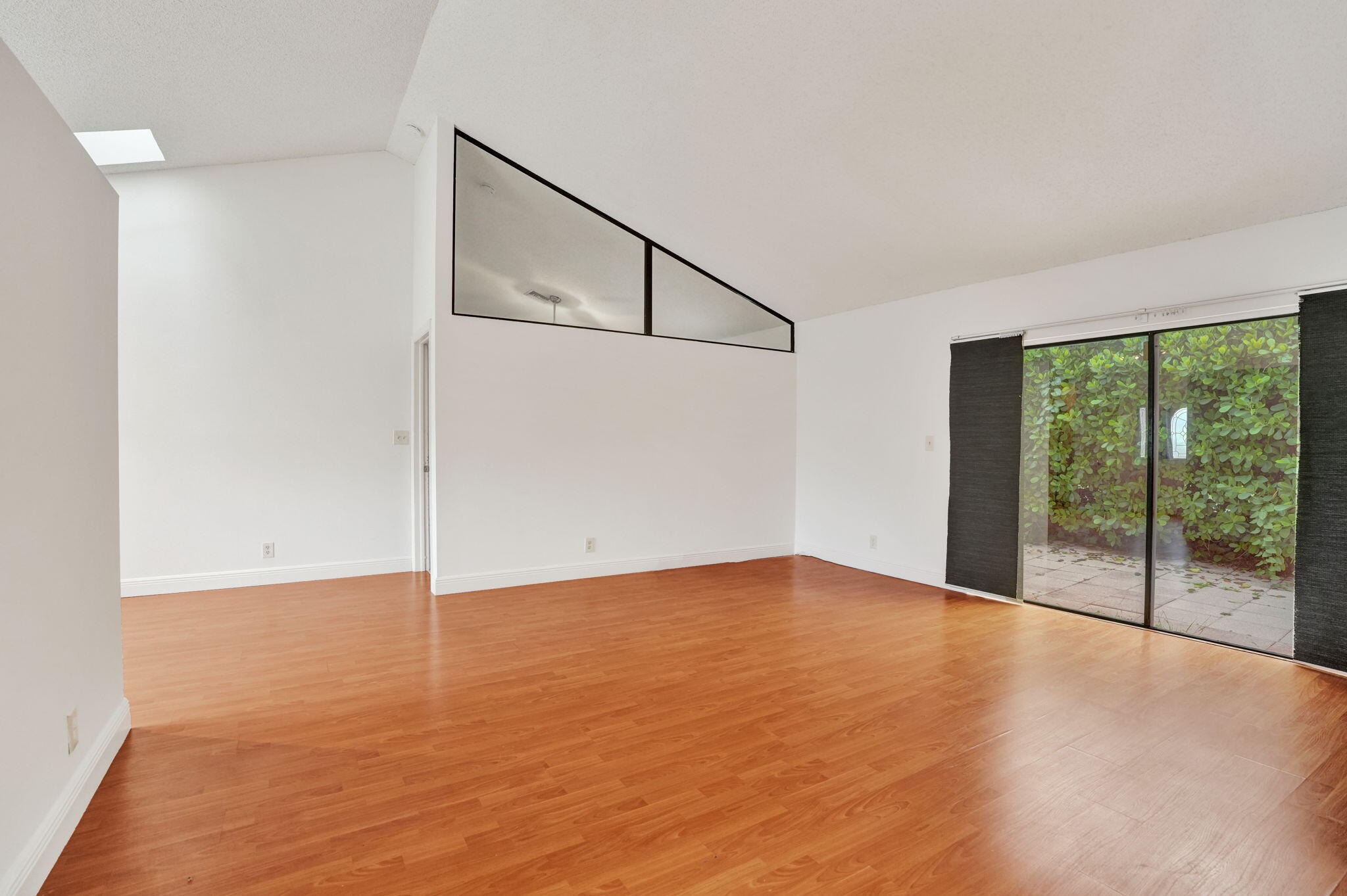 2001 Maplewood Drive