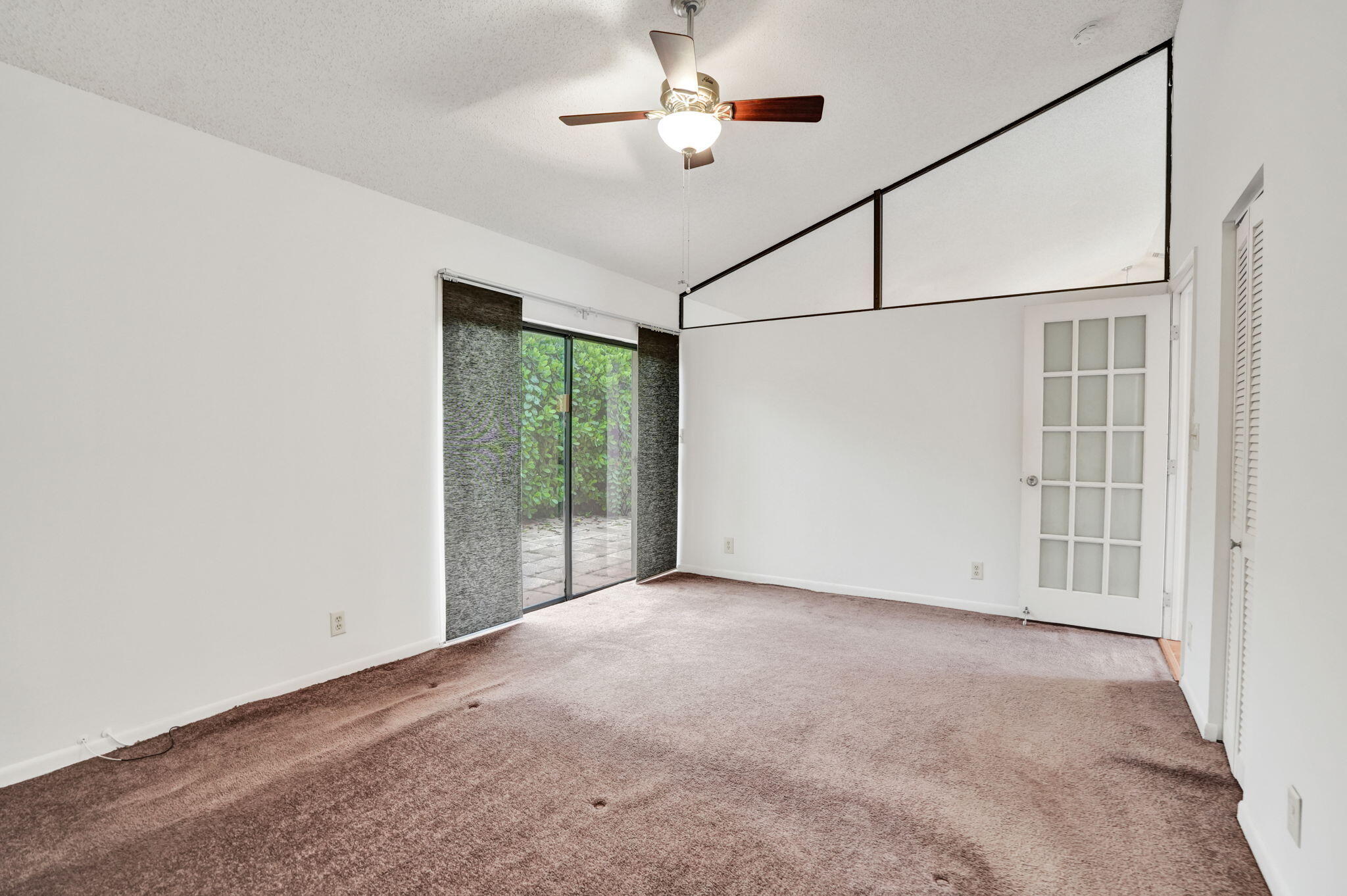 2001 Maplewood Drive