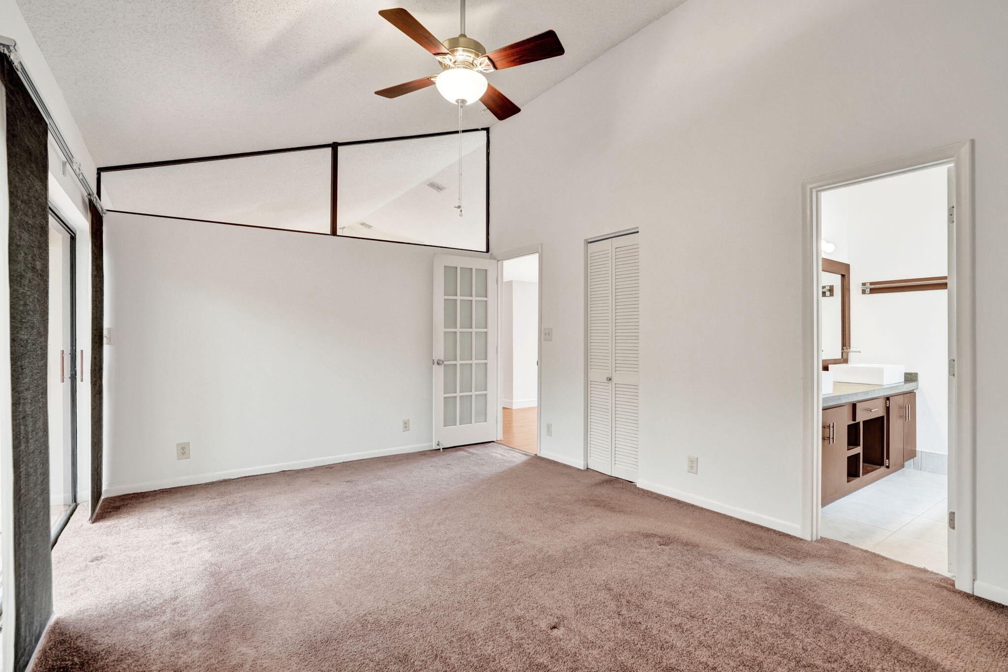 2001 Maplewood Drive