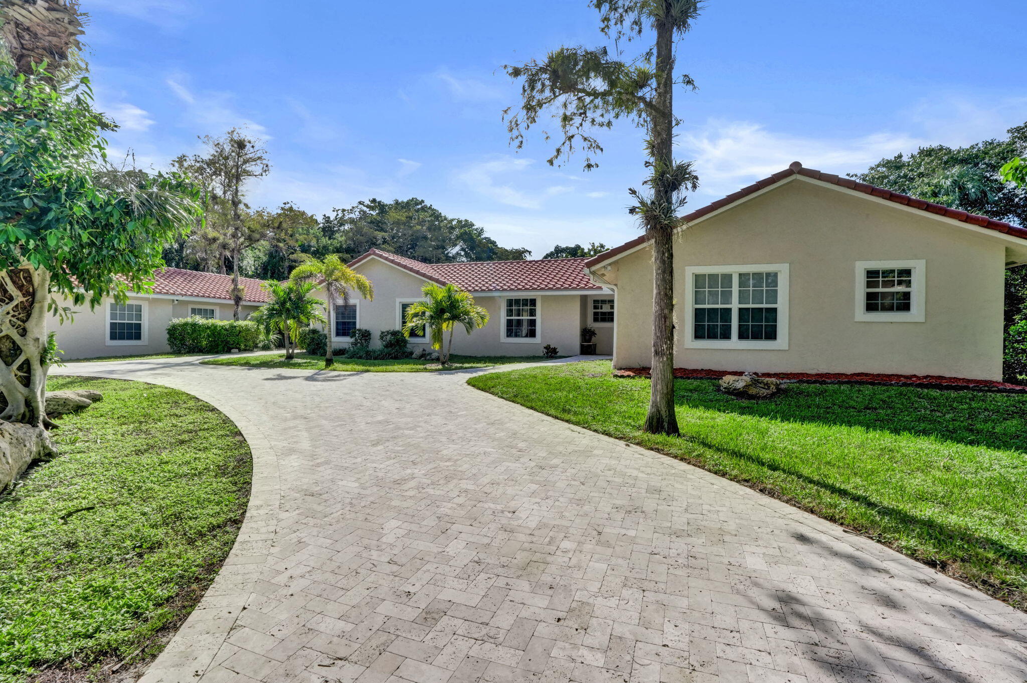 5000 NW 81st Avenue