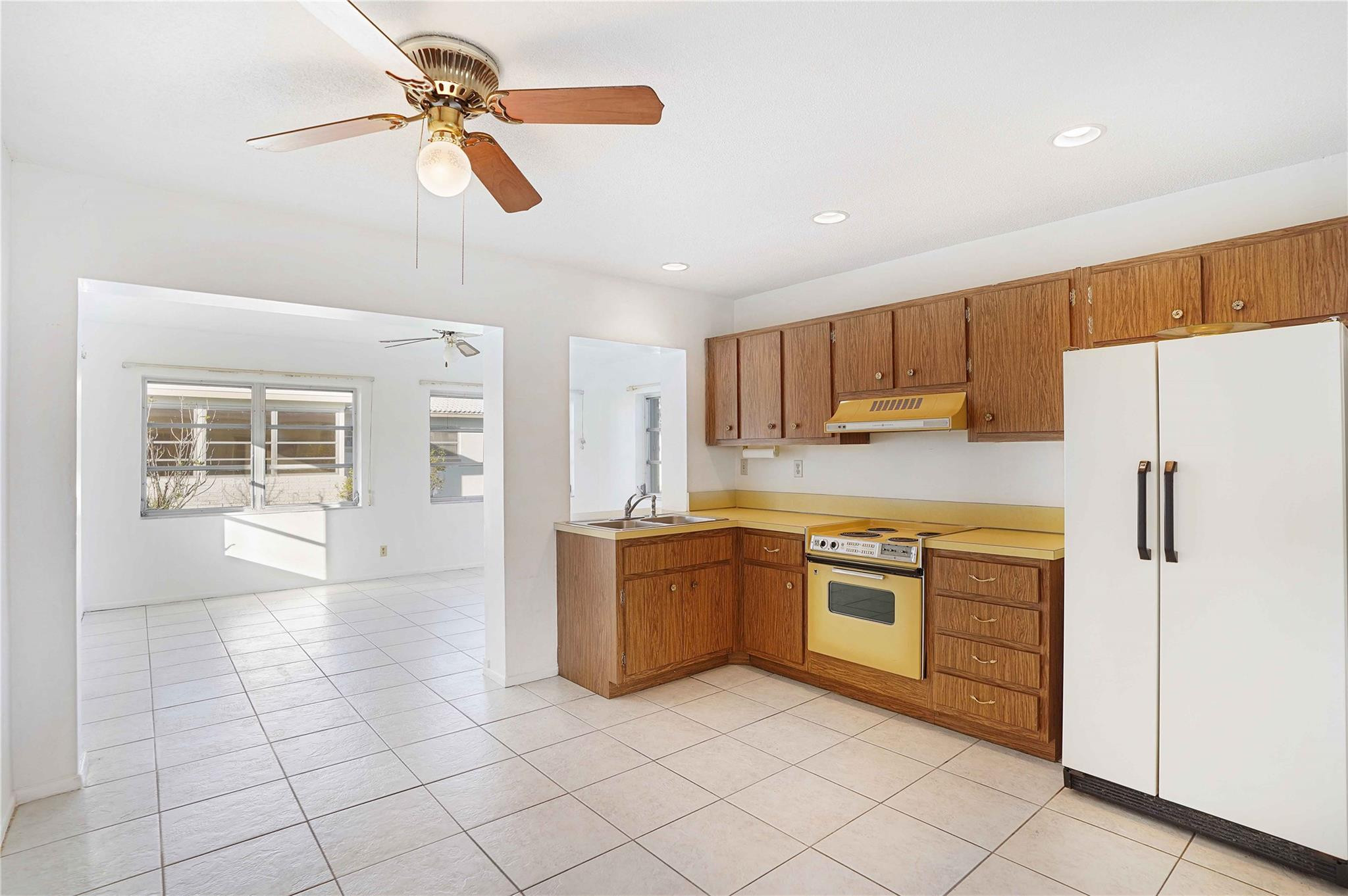 8605 NW 59th Ct