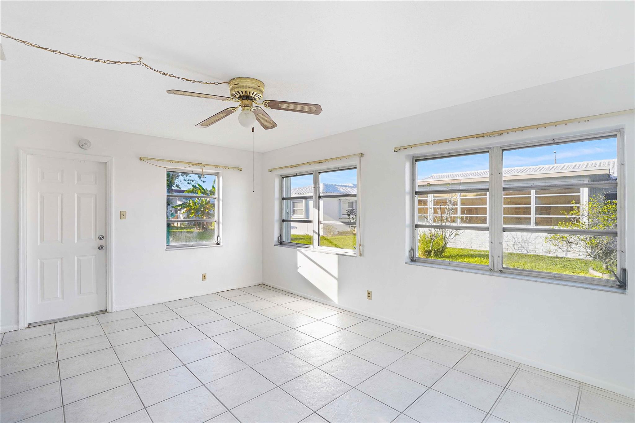 8605 NW 59th Ct