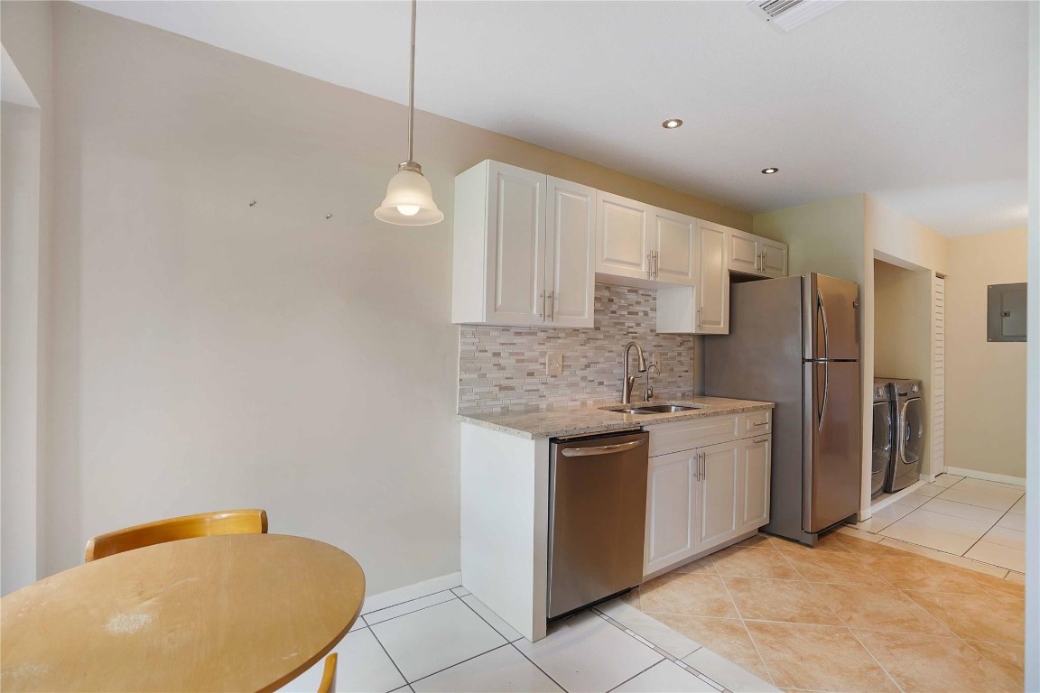 3954-C Cocoplum Cir 3615