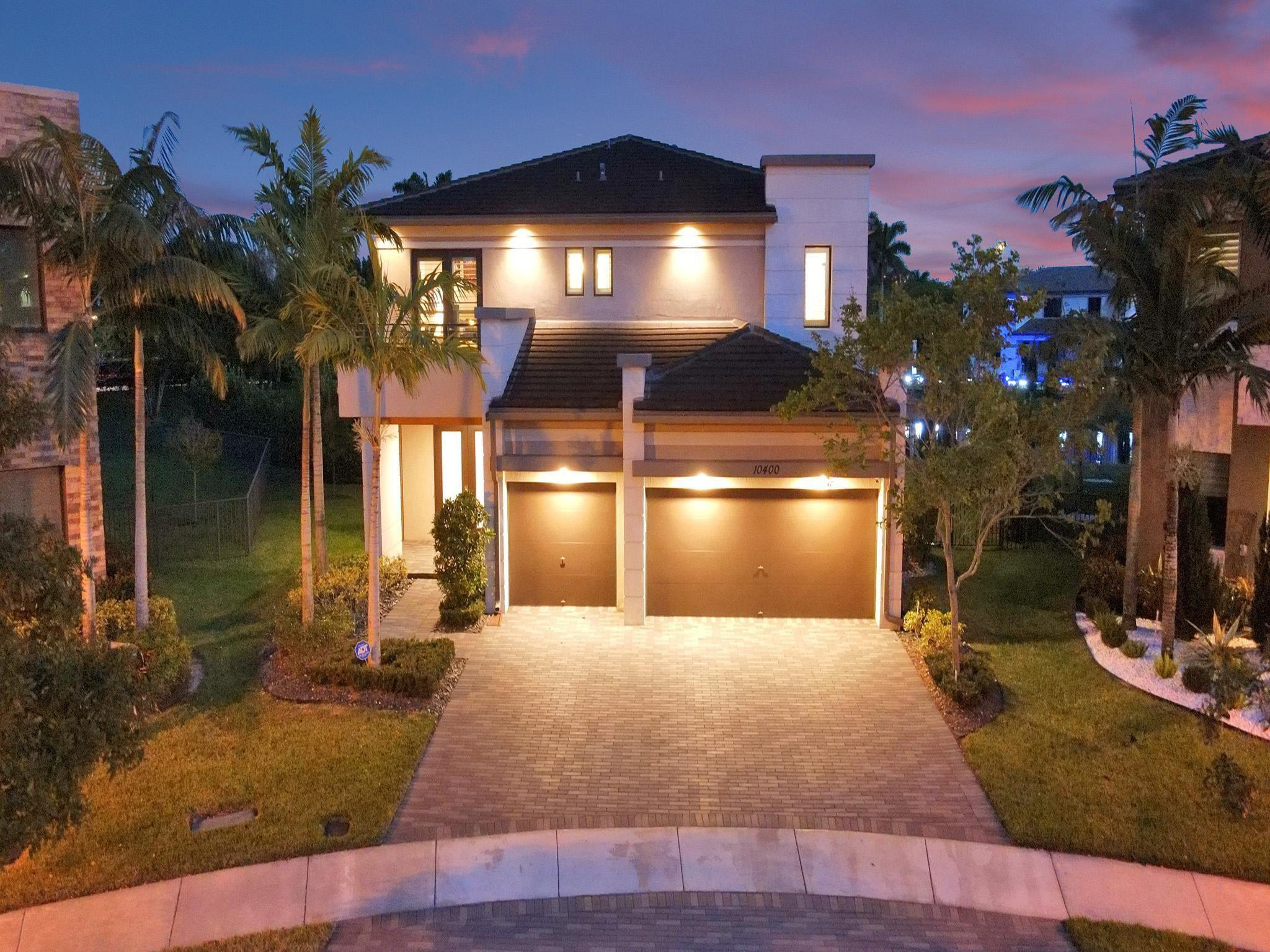 10400 Waves Way