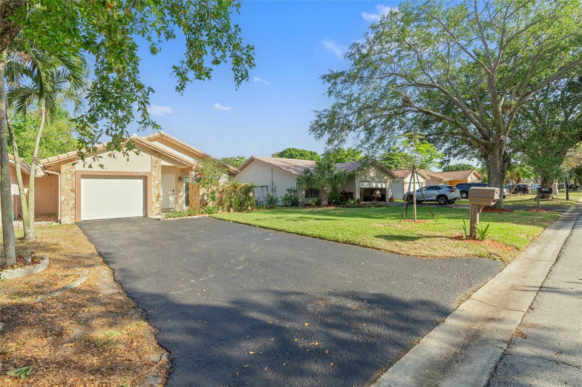1740 NW 93rd Ter