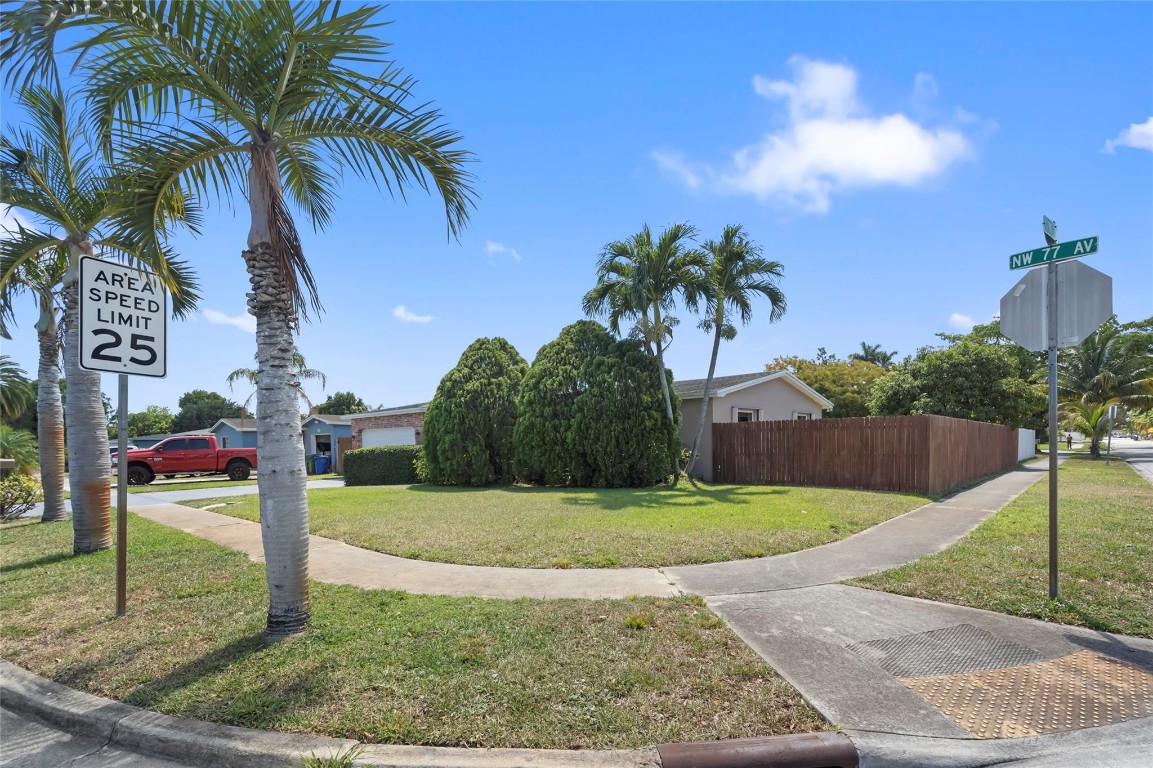 273 NW 77th Ave