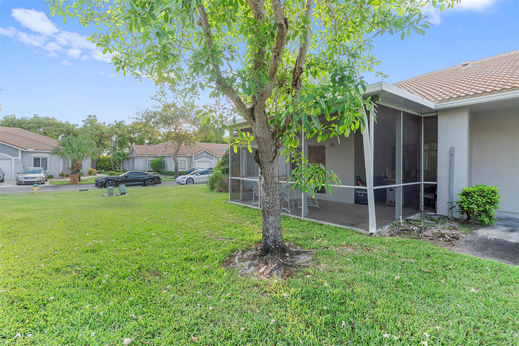 4758 SW 12th Pl