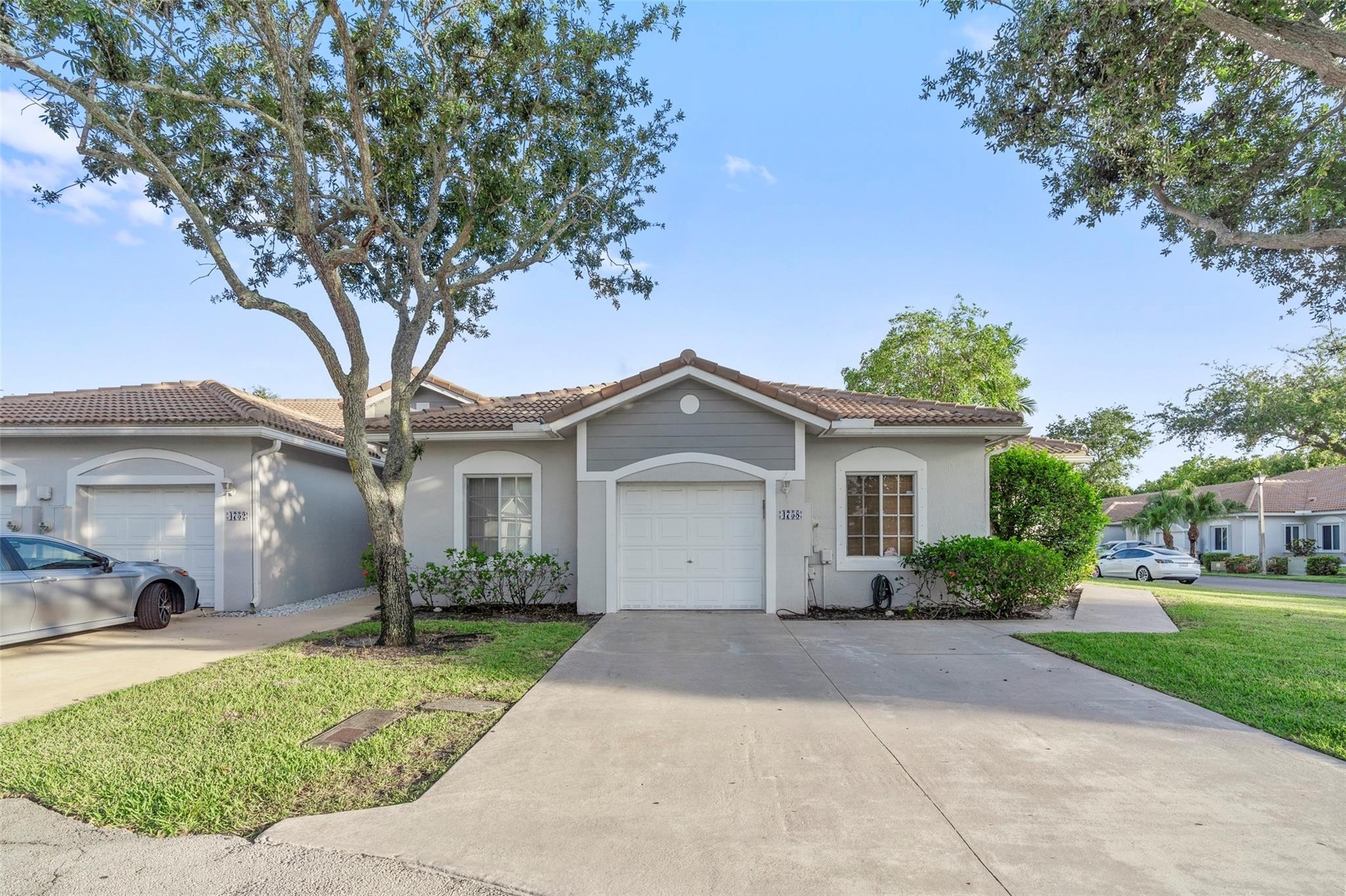 4758 SW 12th Pl