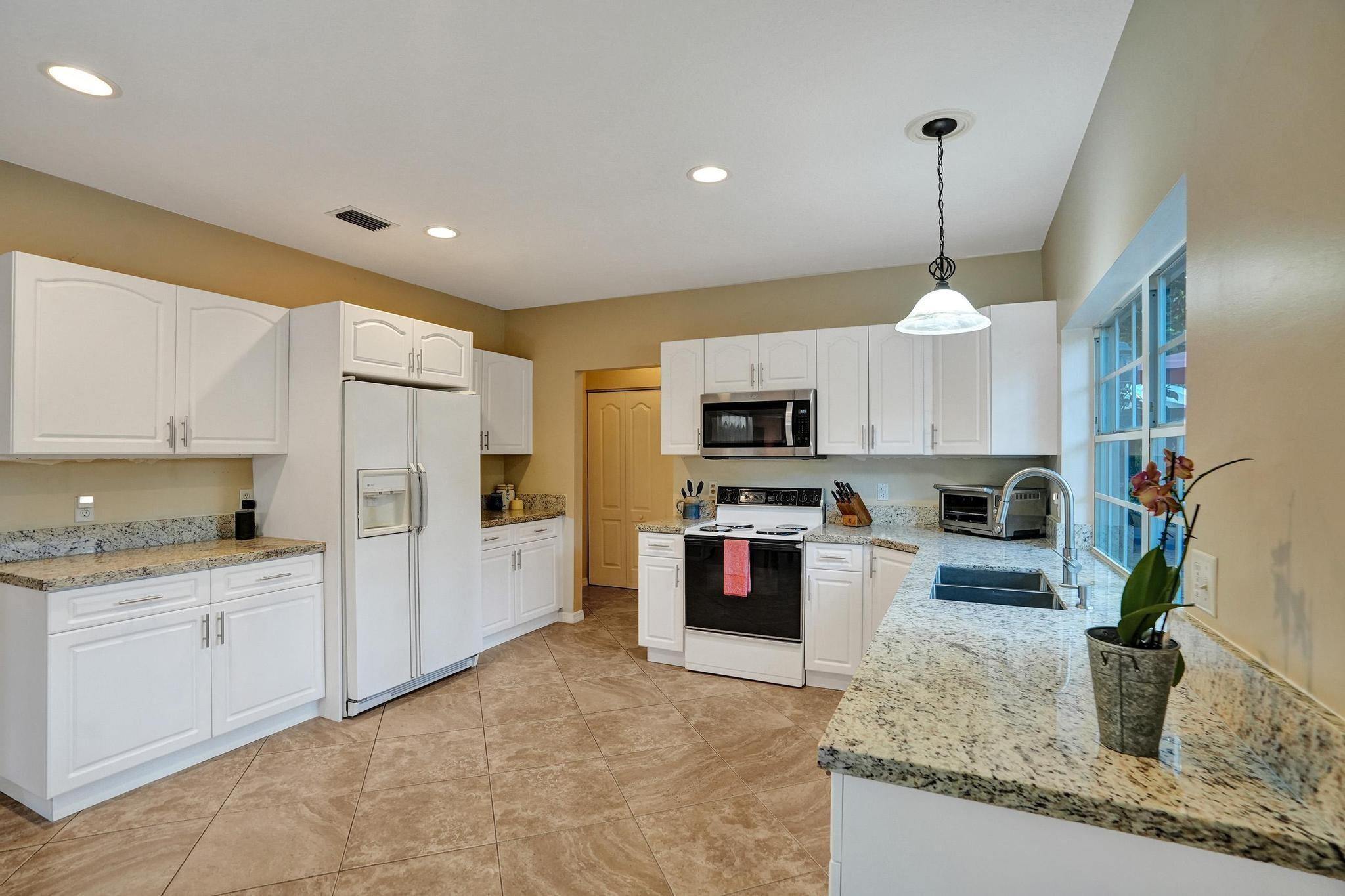7491 Red Bay Pl