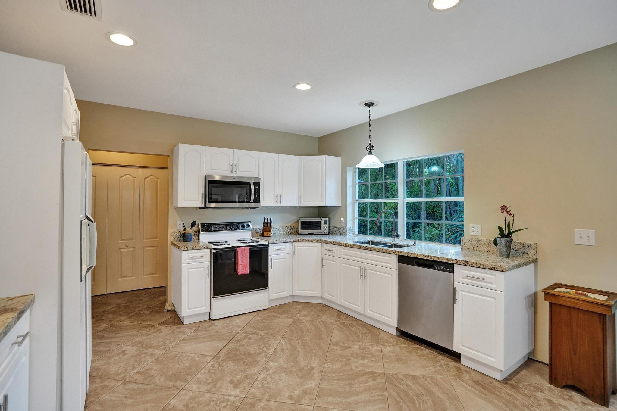 7491 Red Bay Pl