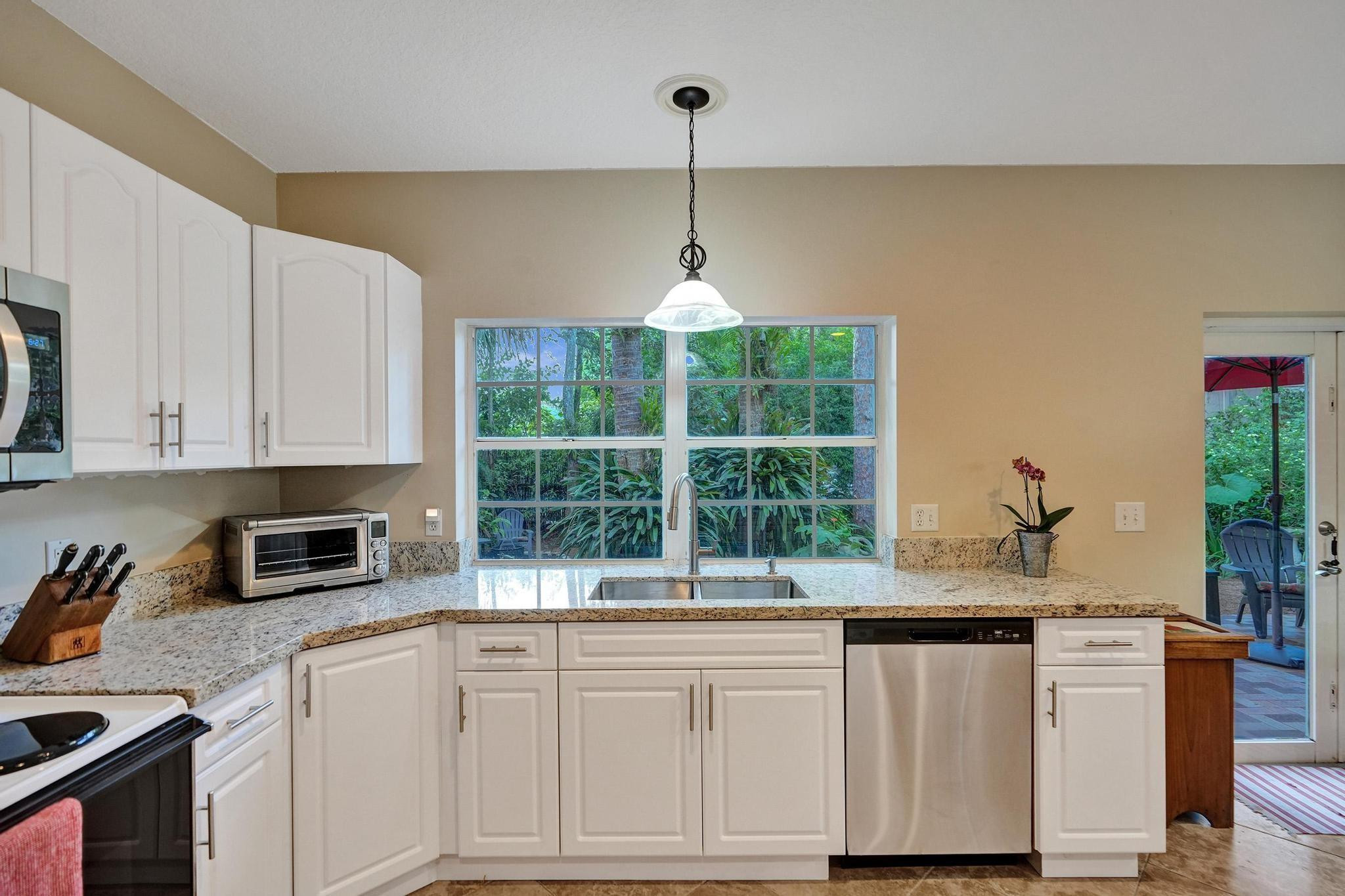 7491 Red Bay Pl
