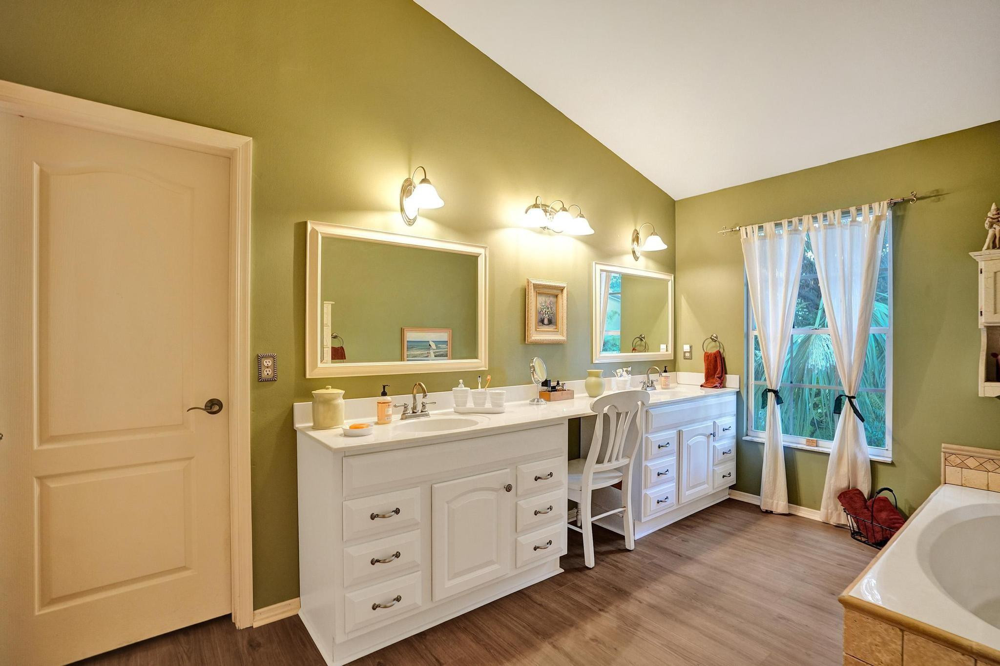 7491 Red Bay Pl