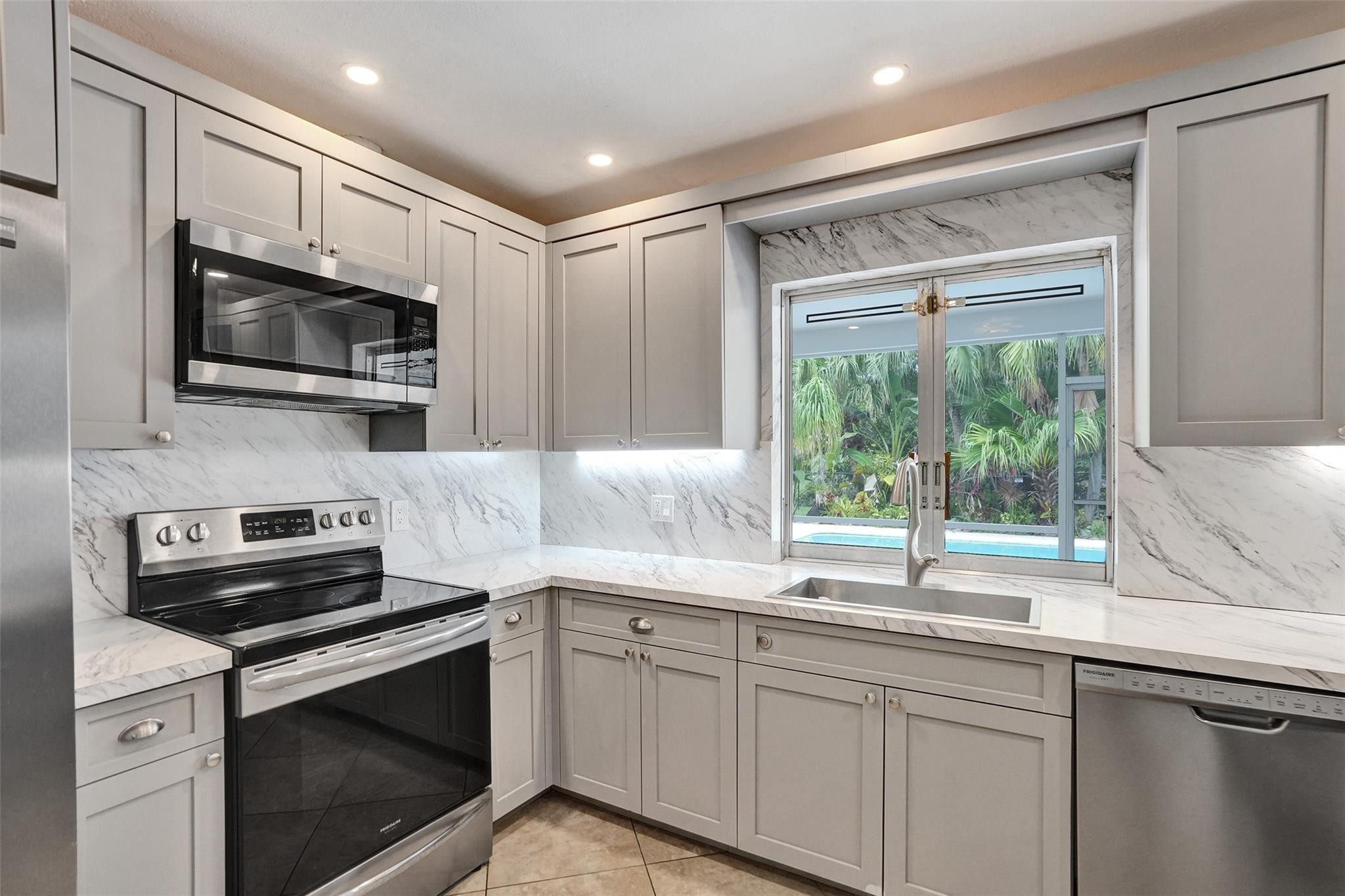 1529 NW 85th Dr