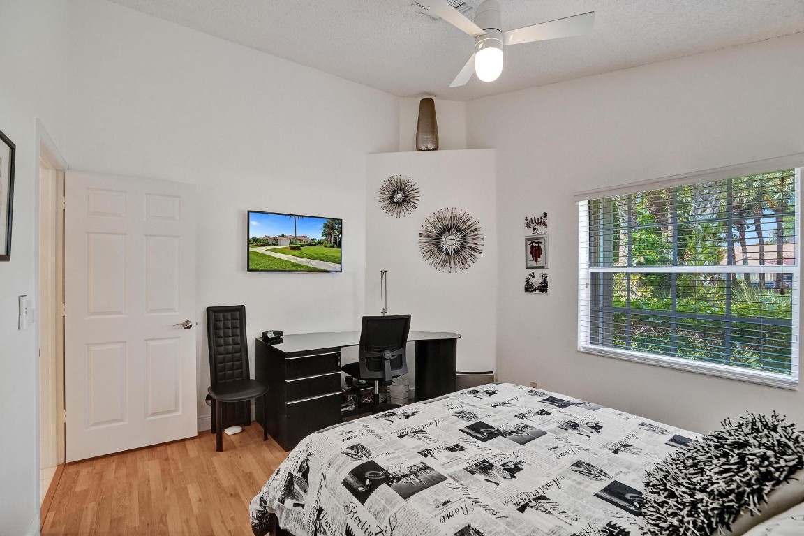 6212 Floral Lakes Drive