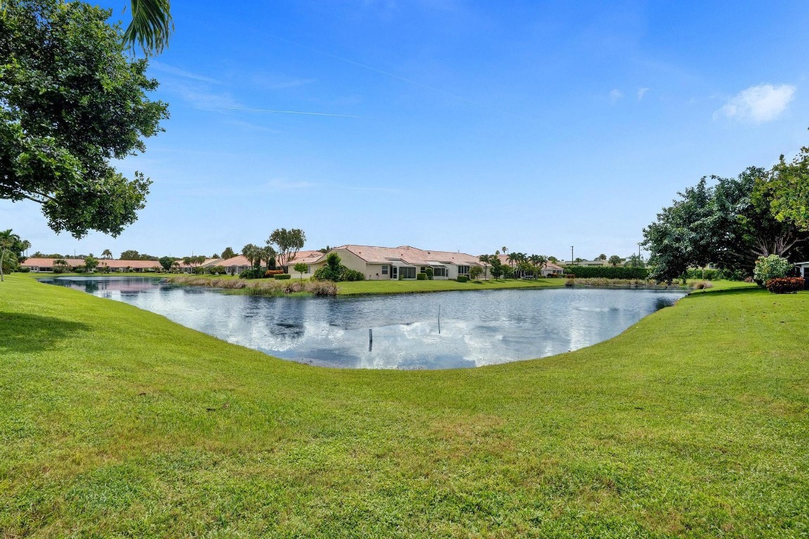 6212 Floral Lakes Drive