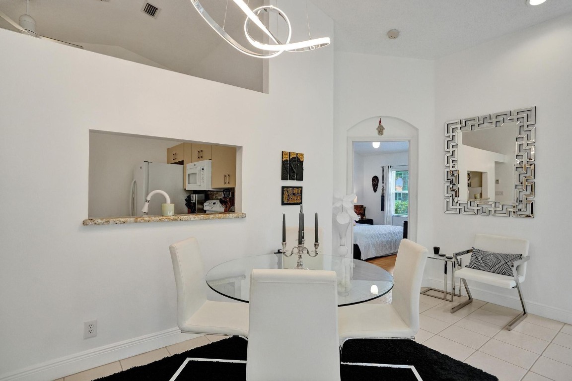 6212 Floral Lakes Drive