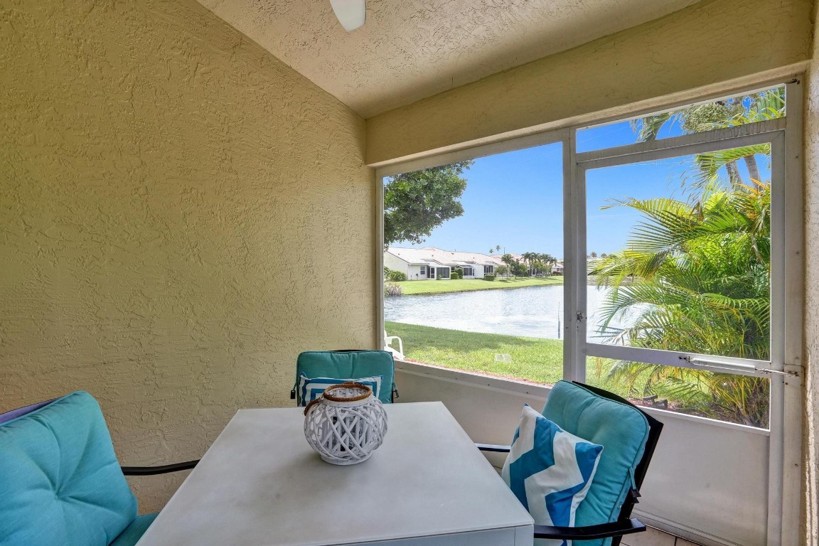 6212 Floral Lakes Drive