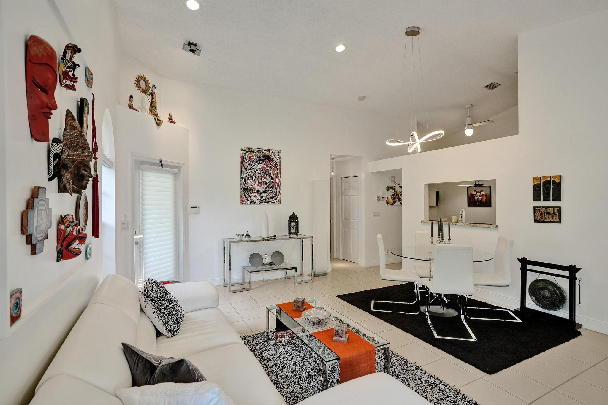 6212 Floral Lakes Drive