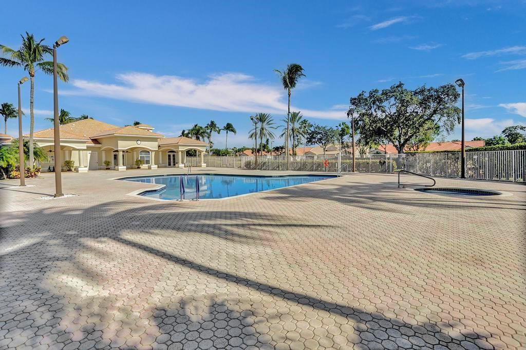6212 Floral Lakes Drive