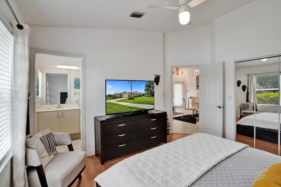 6212 Floral Lakes Drive