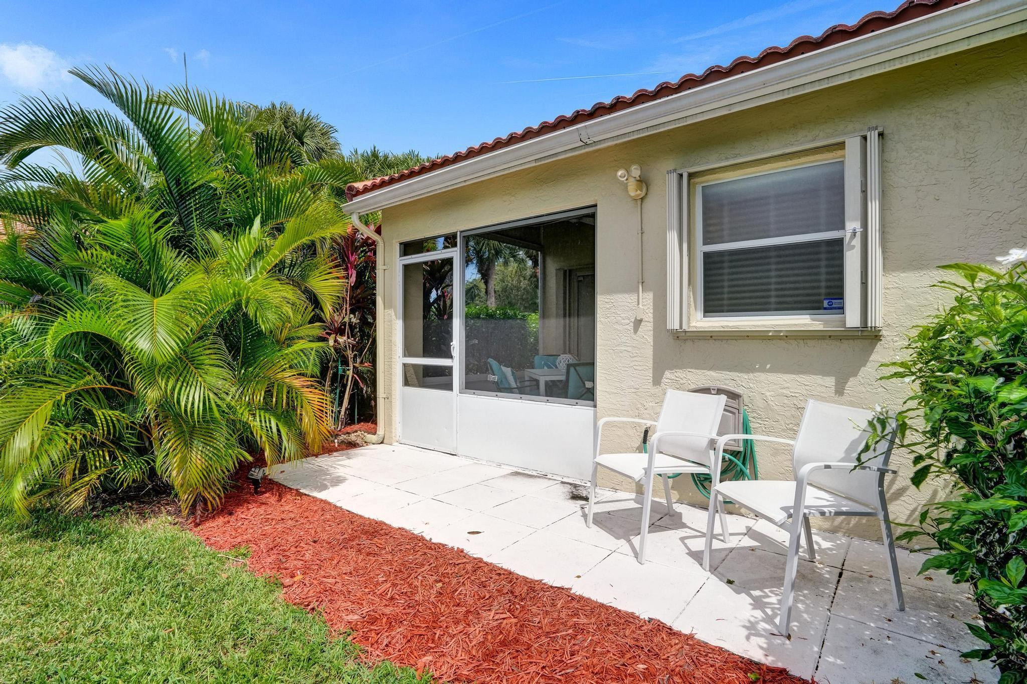 6212 Floral Lakes Drive