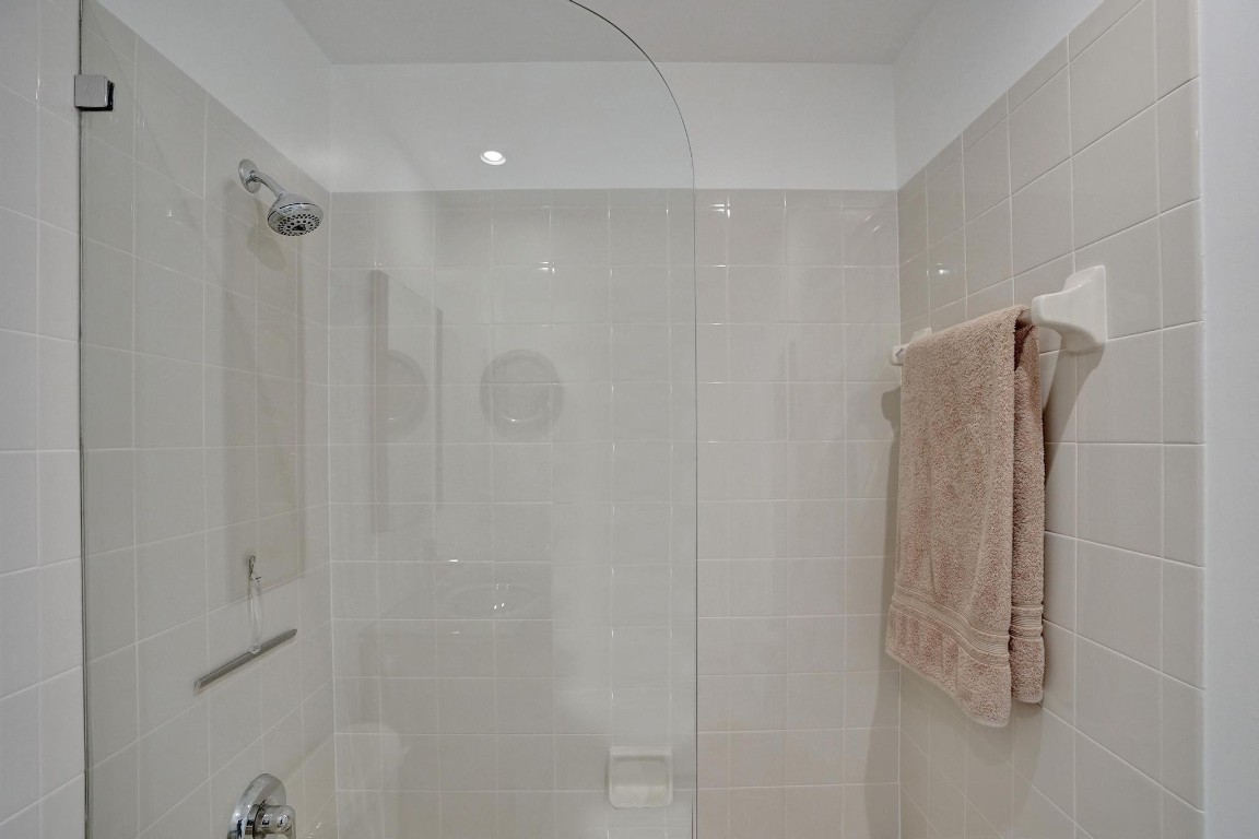 6212 Floral Lakes Drive