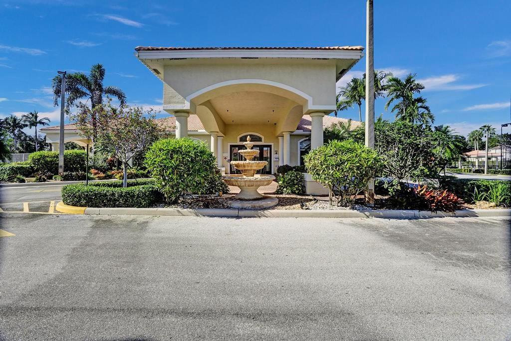 6212 Floral Lakes Drive